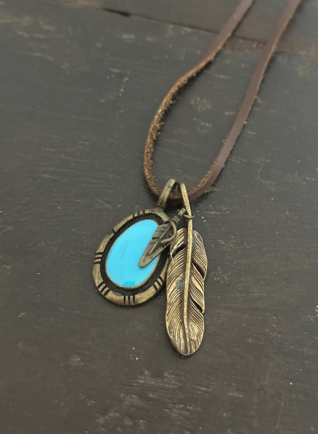 Turquoise Feather Necklace 후루츠패밀리