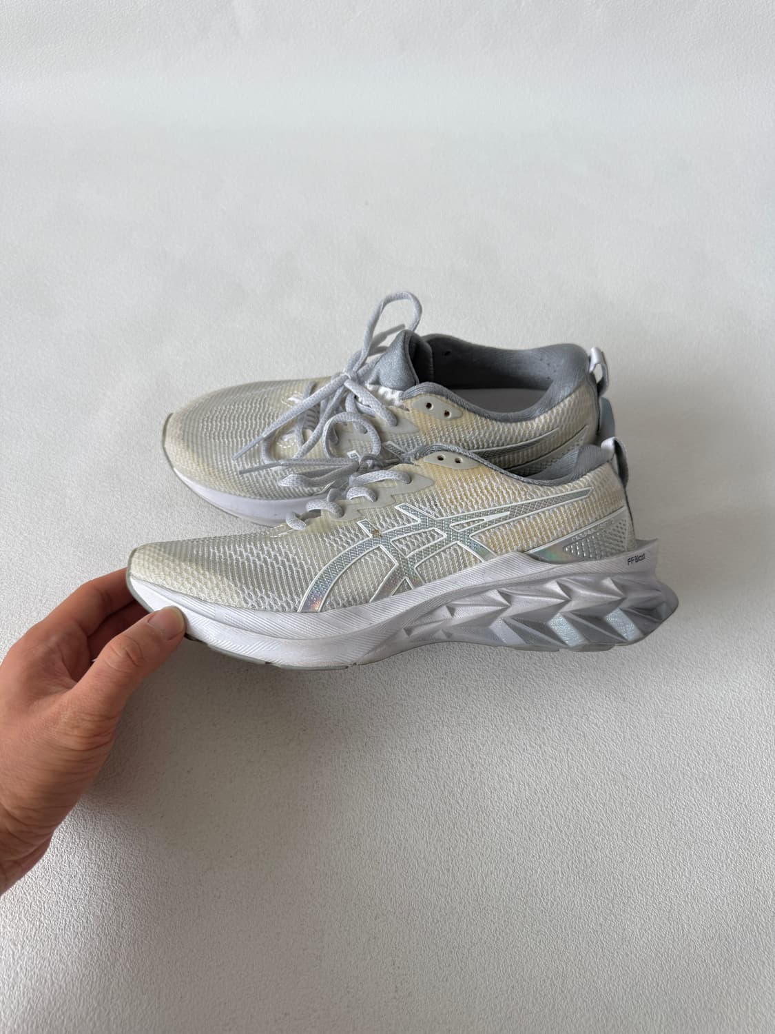 [245]아식스(asics) 노바블라스트2 런닝화 상품이미지1