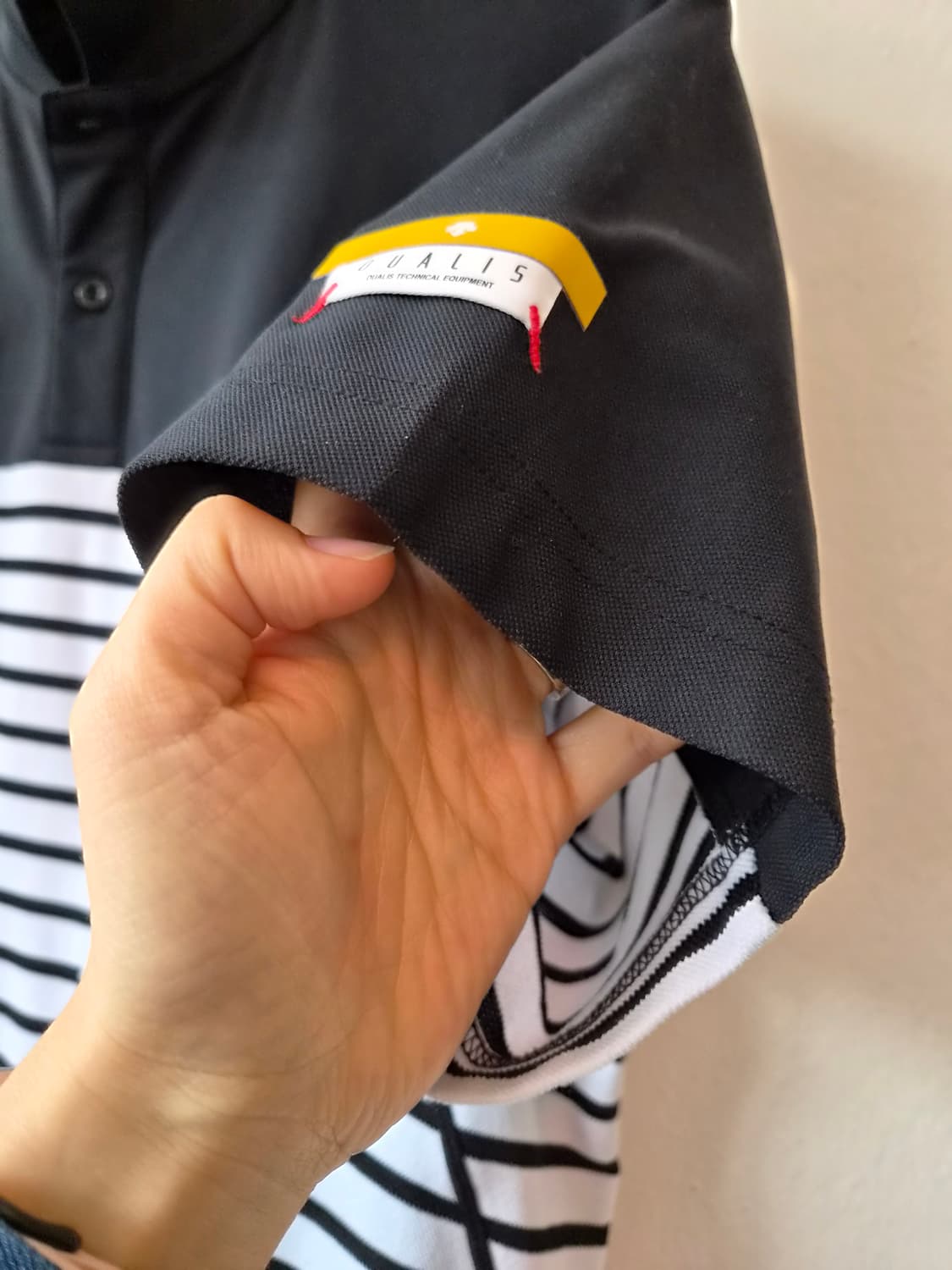 데상트 남성 블랙배색반팔PK카라티셔츠 105사이즈 상품이미지5