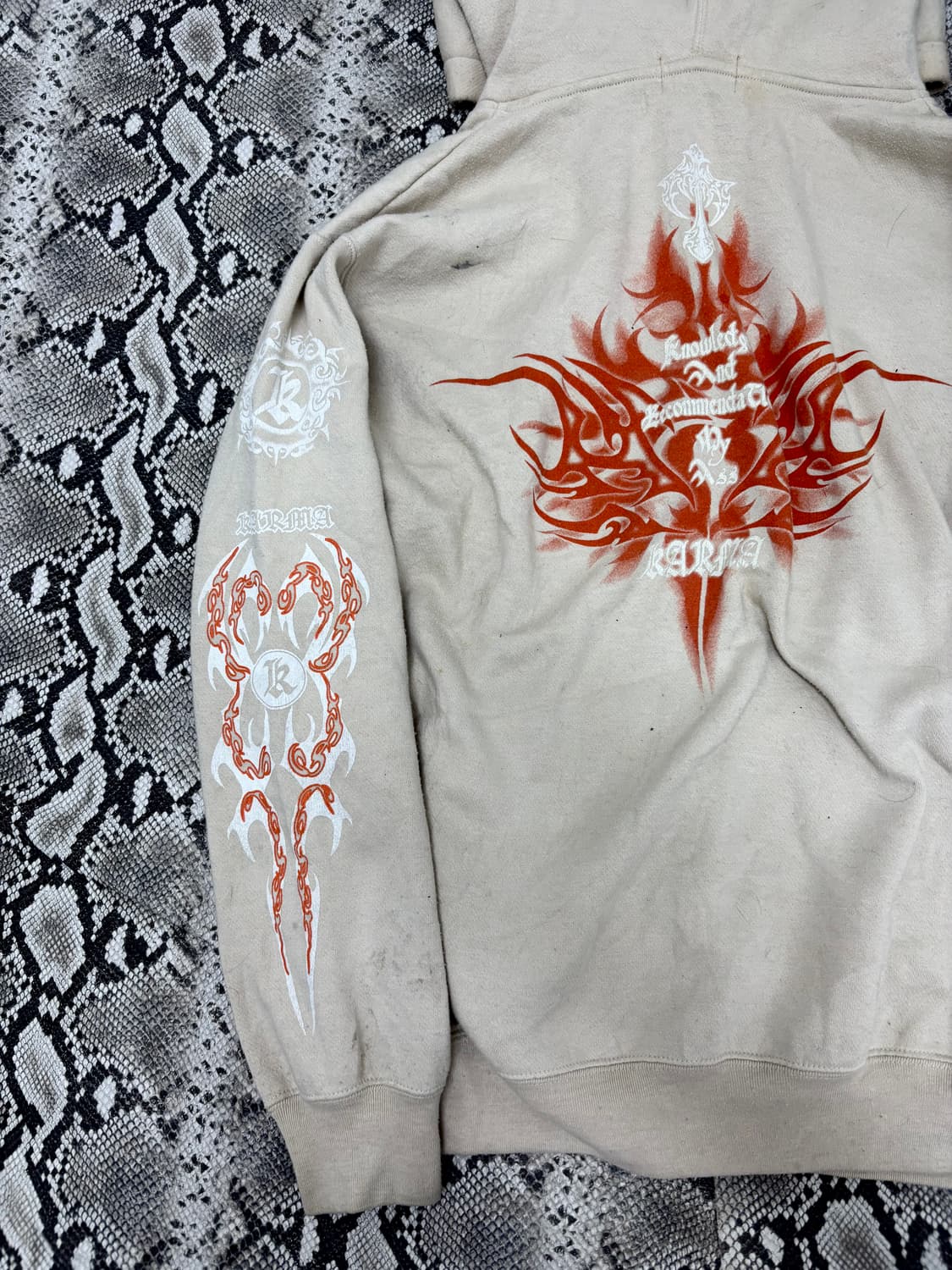 “Karma” Tribal&Cross Print Beige Hoo 상품이미지2