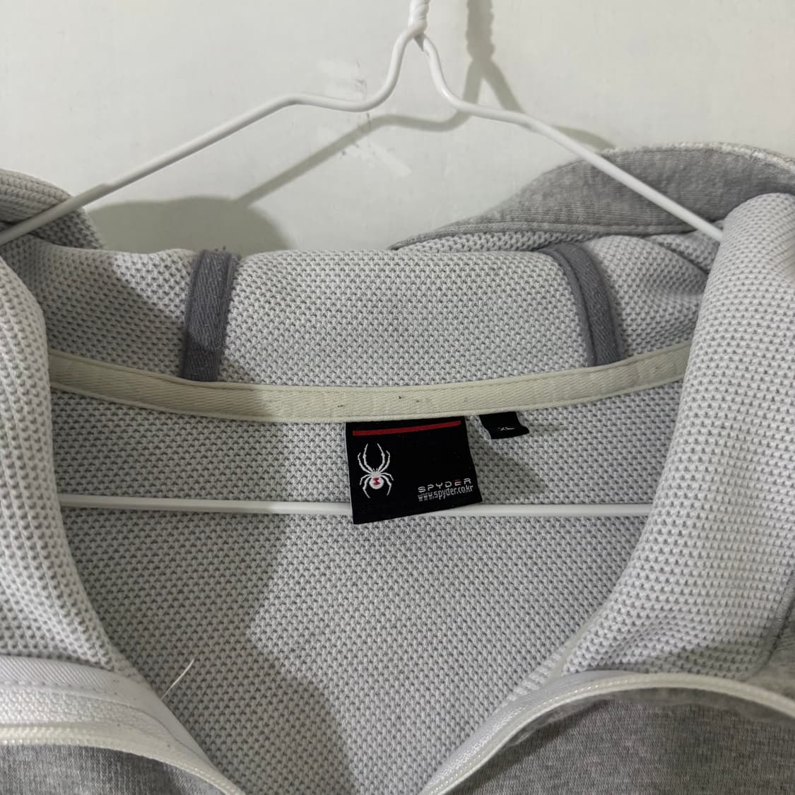 스파이더 육선 완장 그레이 배색 후드집업 🤍🩶 상품이미지6