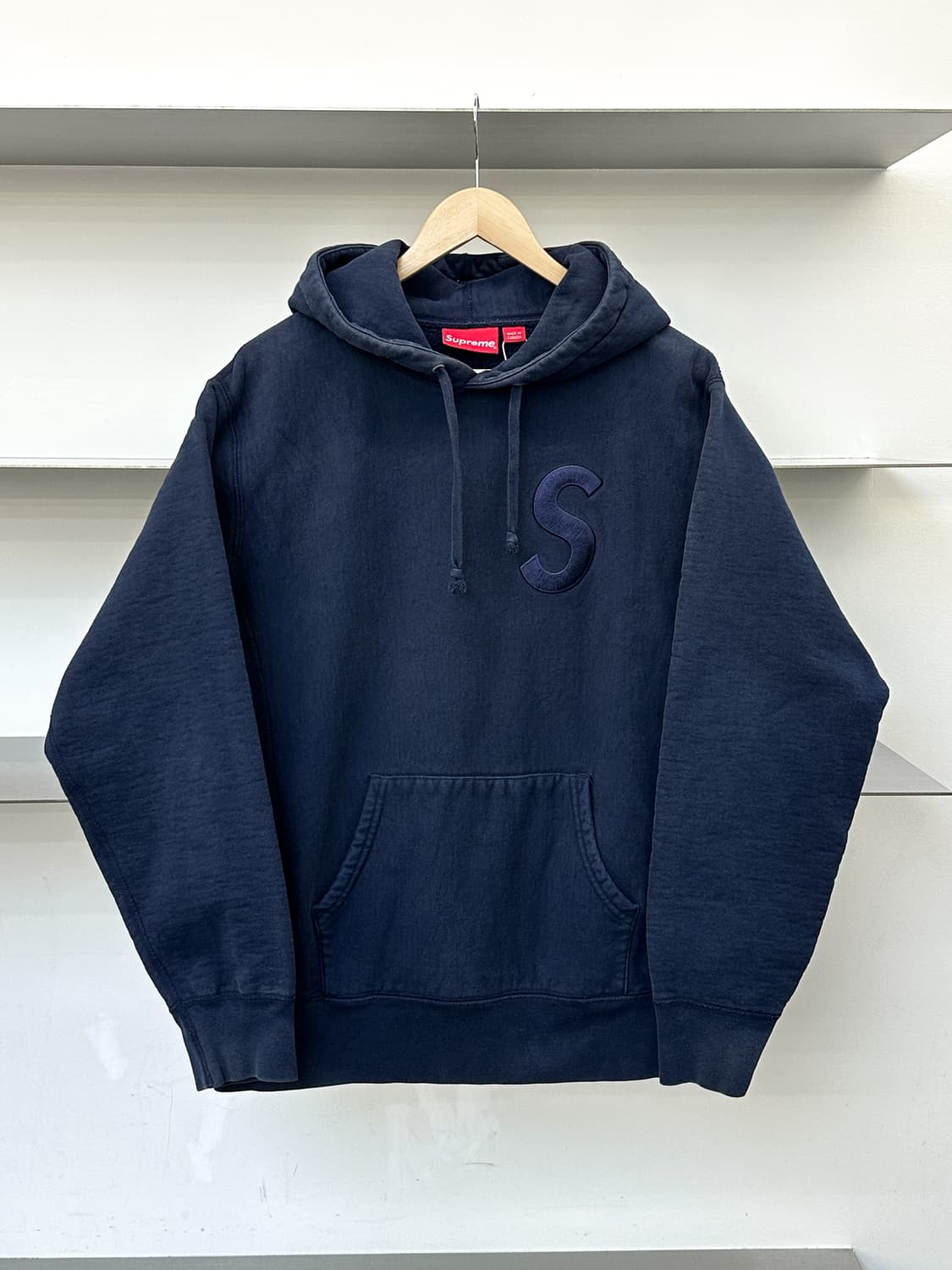 슈프림 오버다이드 S 로고 후드티 상품이미지1