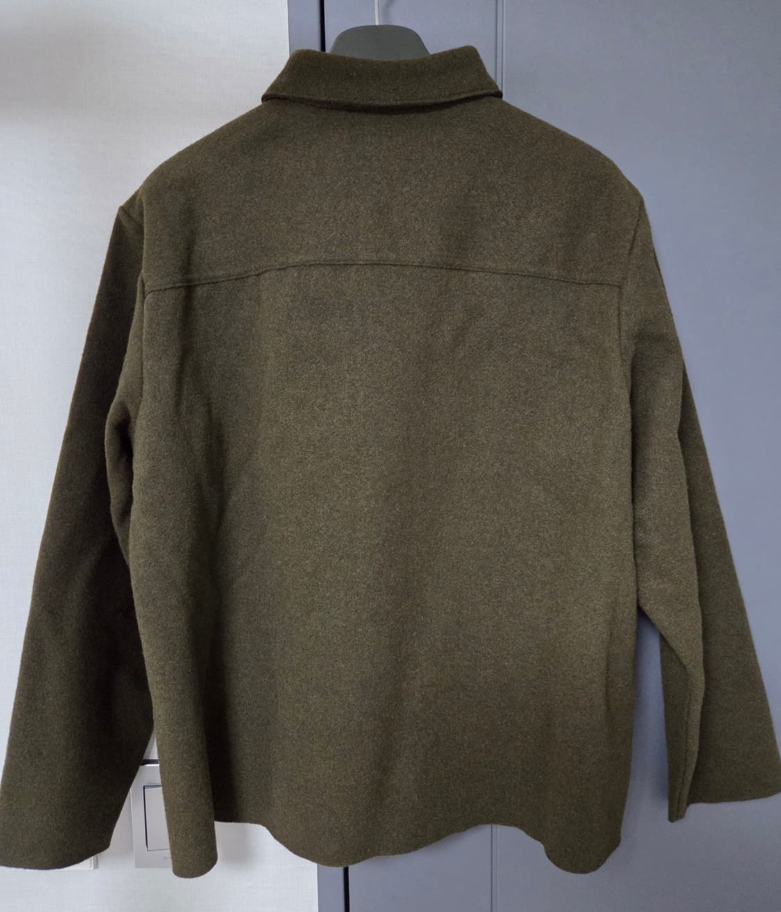 (새상품) 남자 울자켓 카키,딥그린 105 XL 판매합니다.H&M 상품이미지3