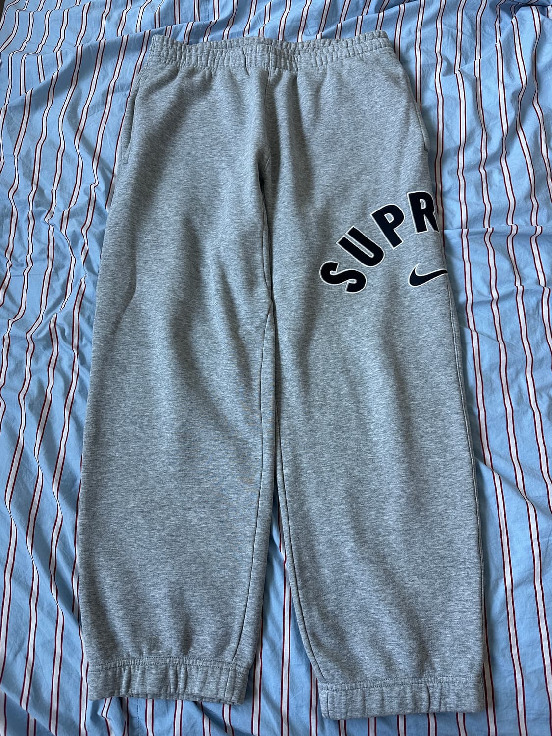 슈프림 나이키 아크팬츠 상품이미지1