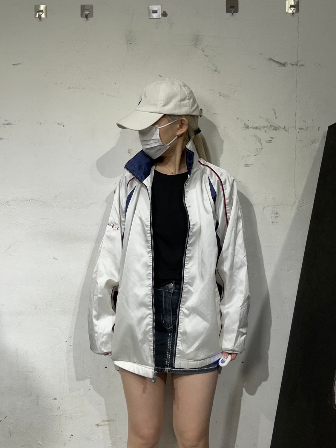 아식스 화이트 올드스쿨 오버핏 트랙 자켓 M   상품이미지2