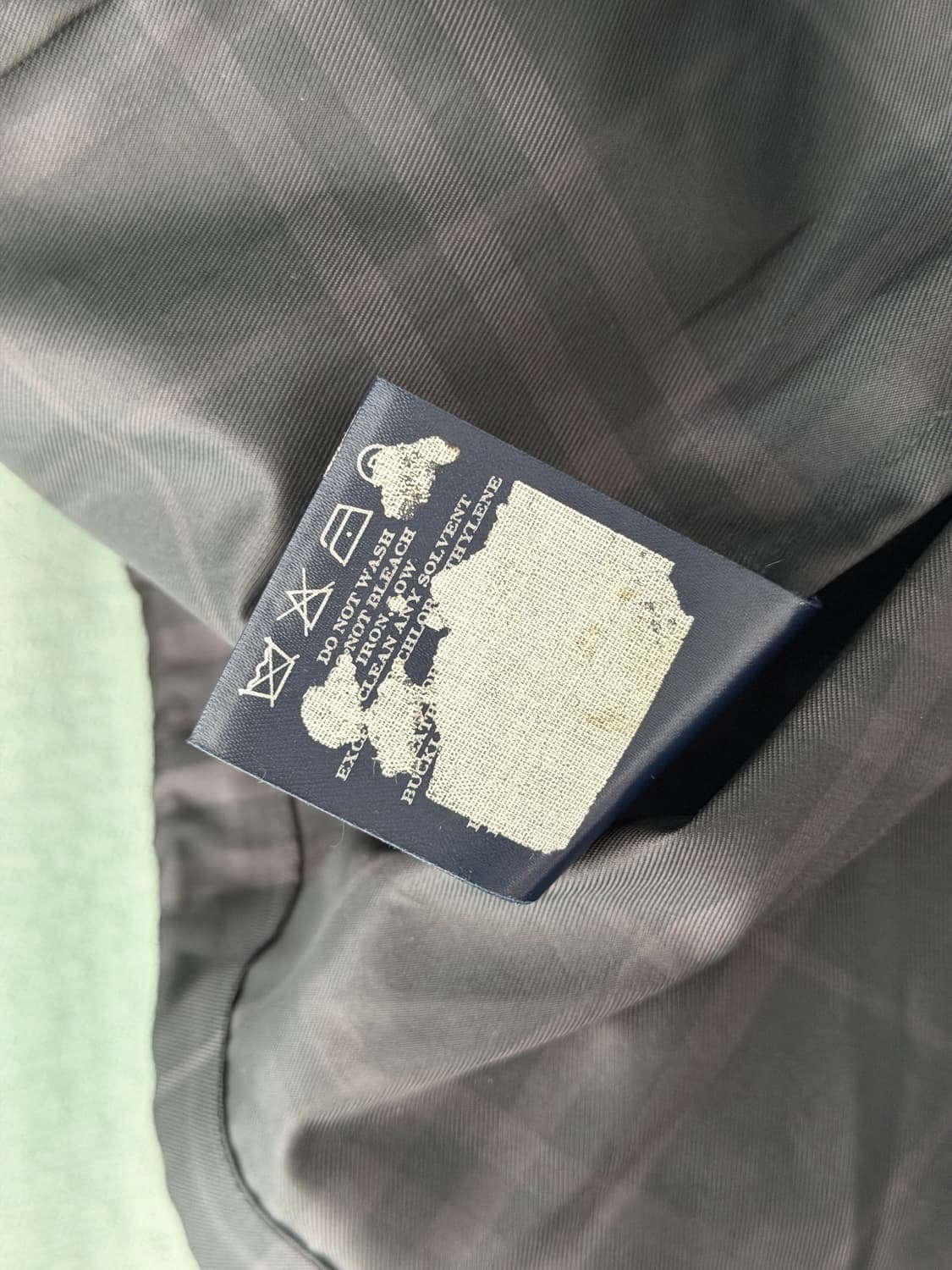 버버리 바람막이 윈드브레이커  상품이미지4