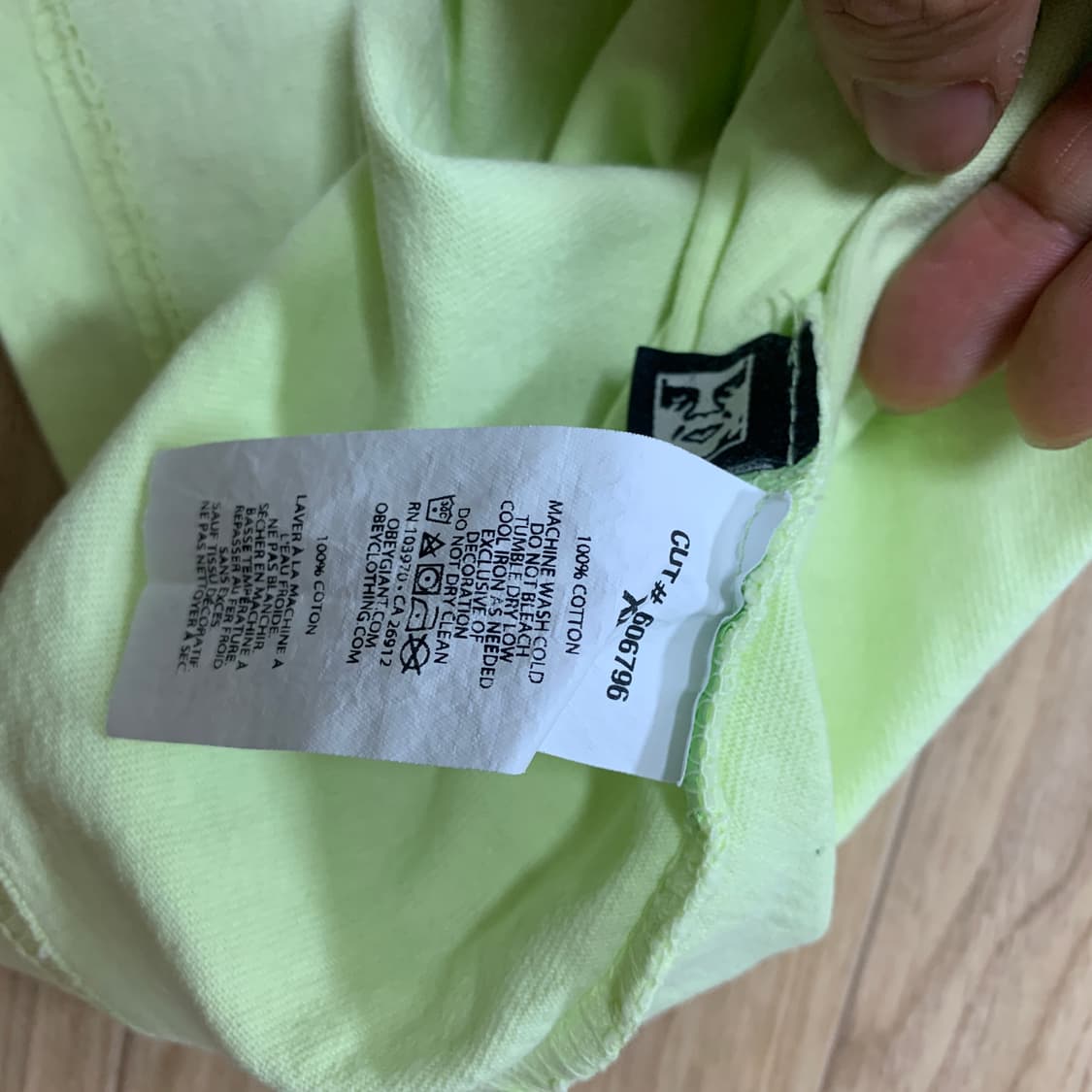 XL) Obey 오베이 아이코닉 페이스 센터 로고 형광 반팔티 상품이미지7