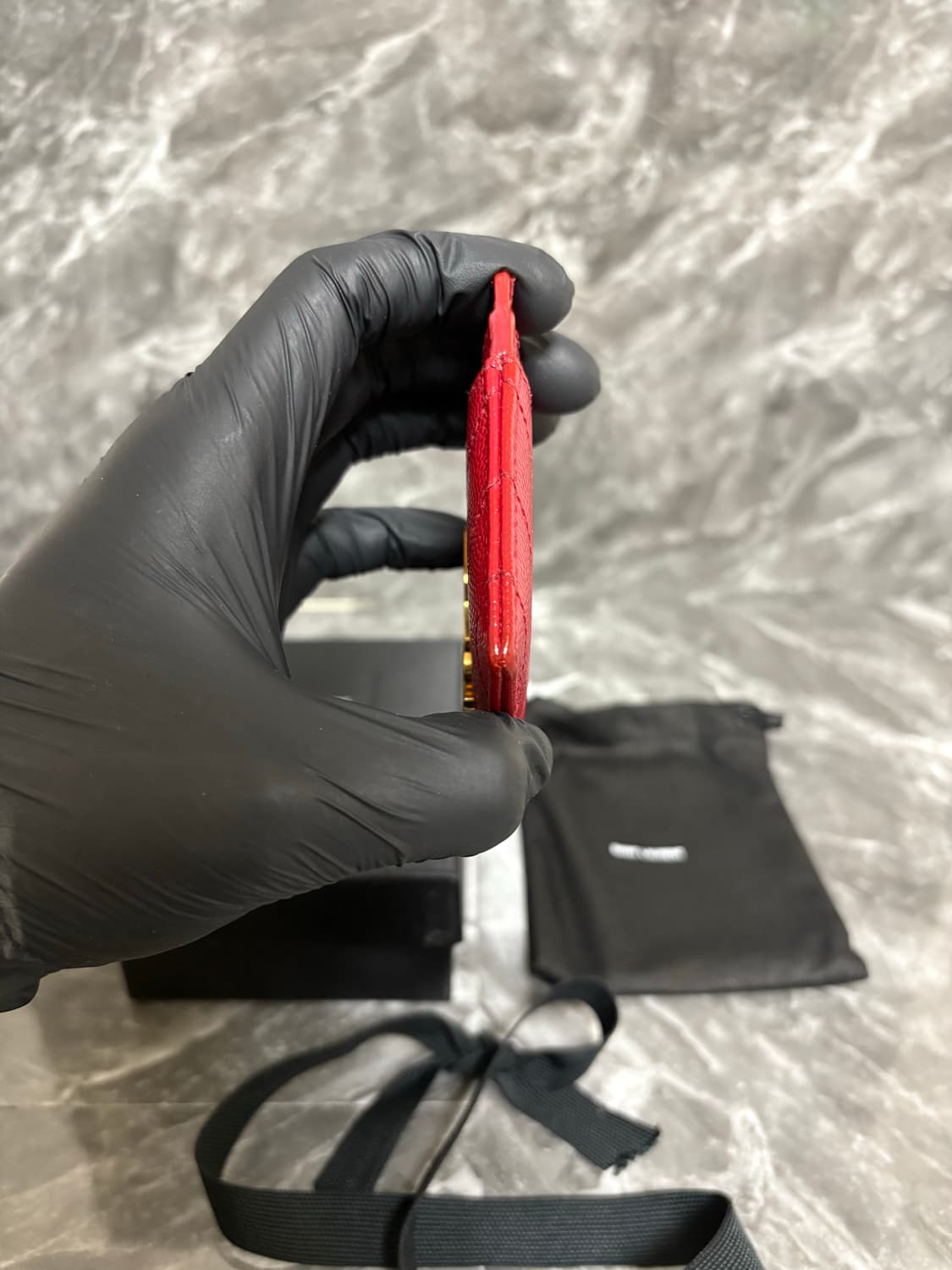 입생로랑 그랑 드 뿌드르 마틀라세 카드지갑 상품이미지4