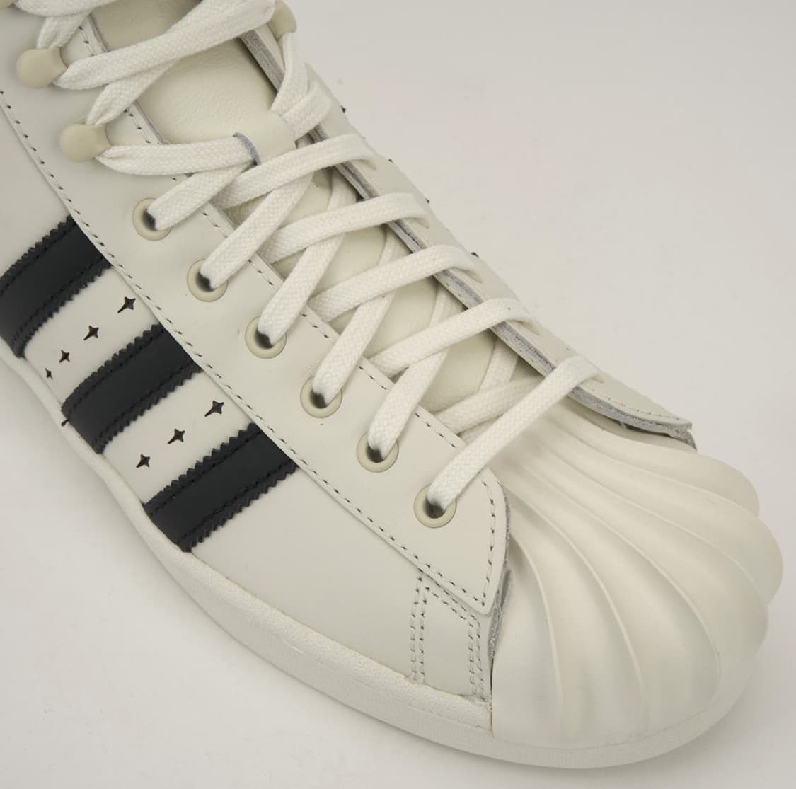 아디다스 x 떠그 클럽 슈퍼스타 부츠 럭스 오프 화이트 코어 블랙 상품이미지7