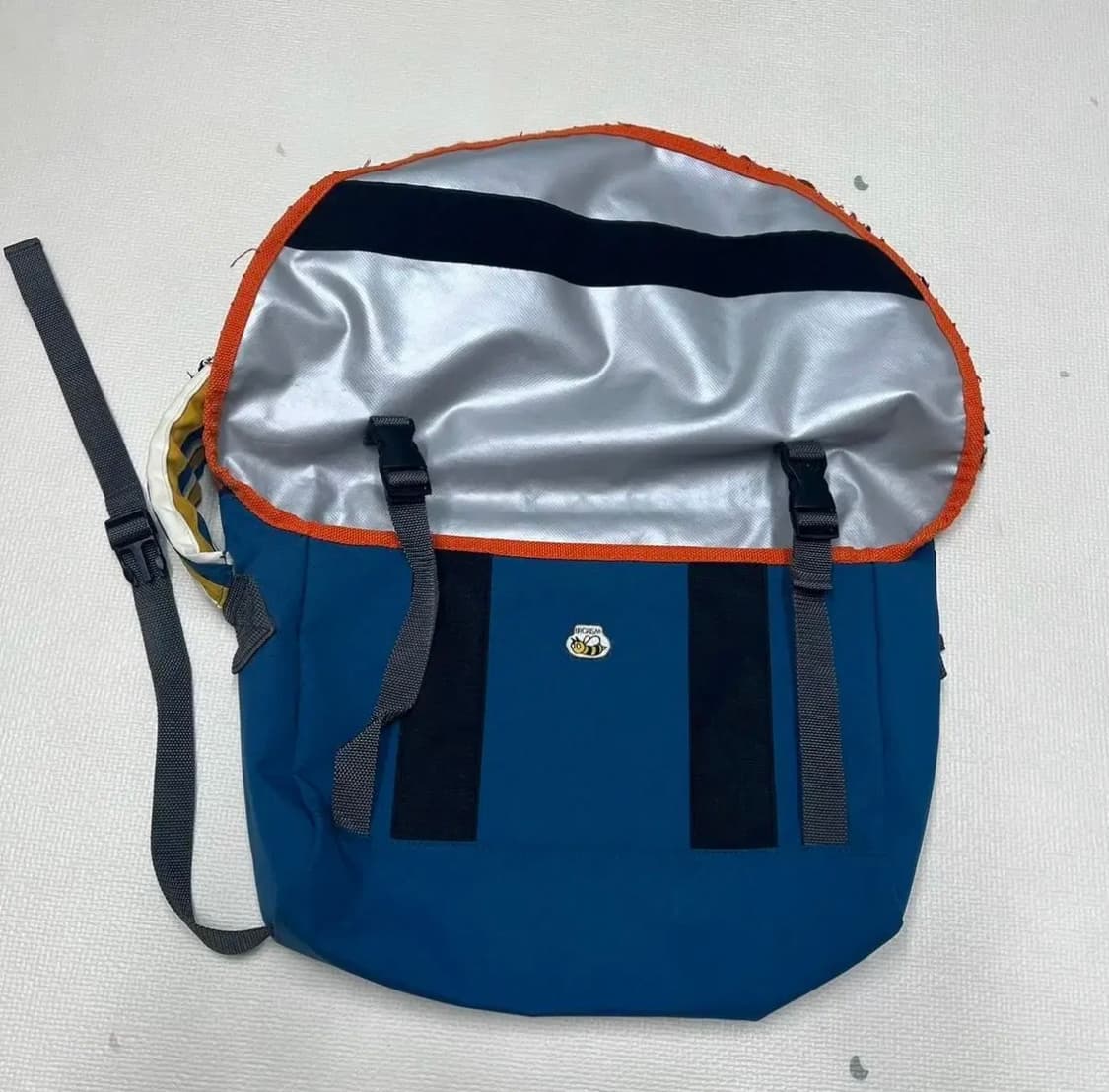 언더커버 에스닉 메신저백 블루 상품이미지3