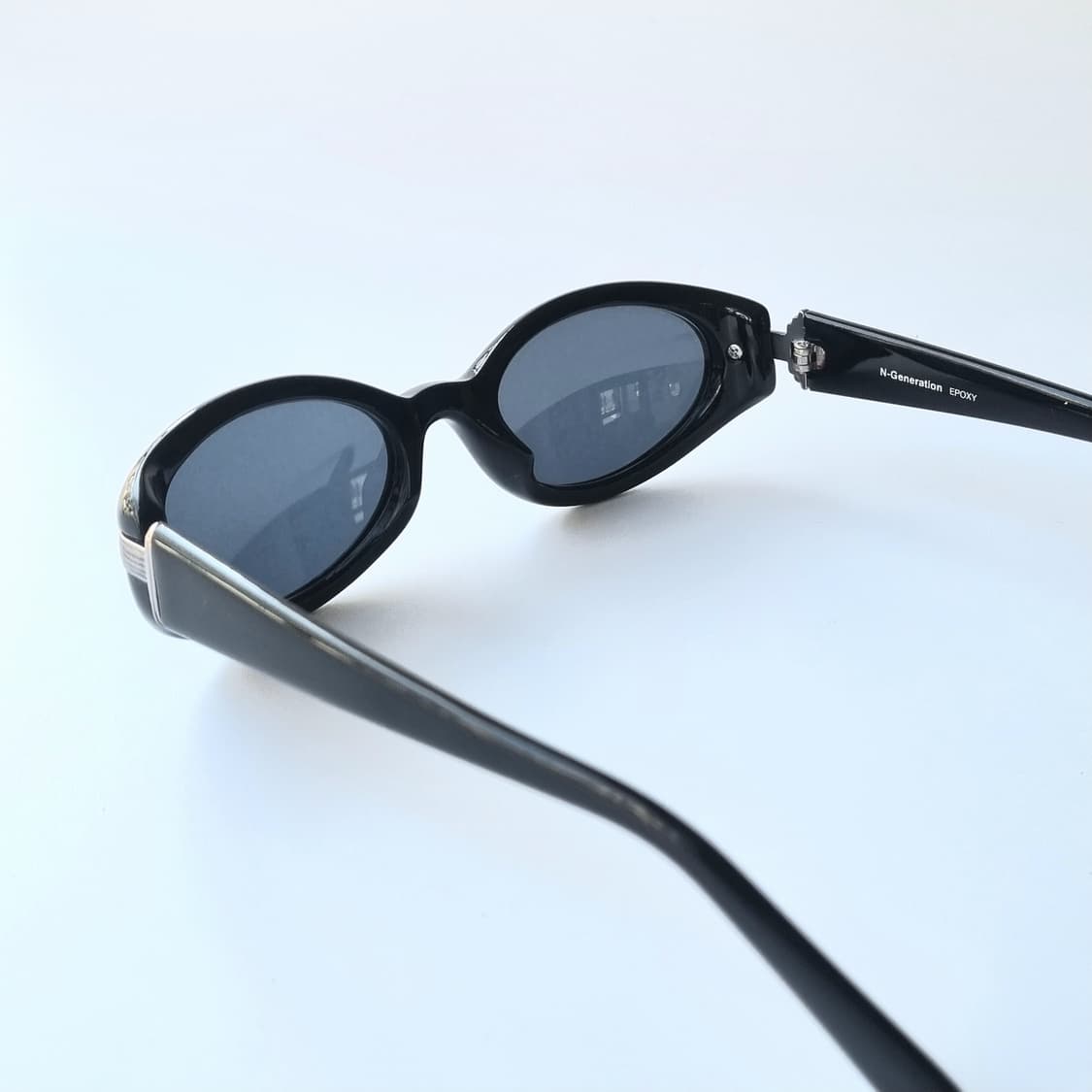 데드스탁 N-Generation  블랙 오벌 선글라스 174 상품이미지5