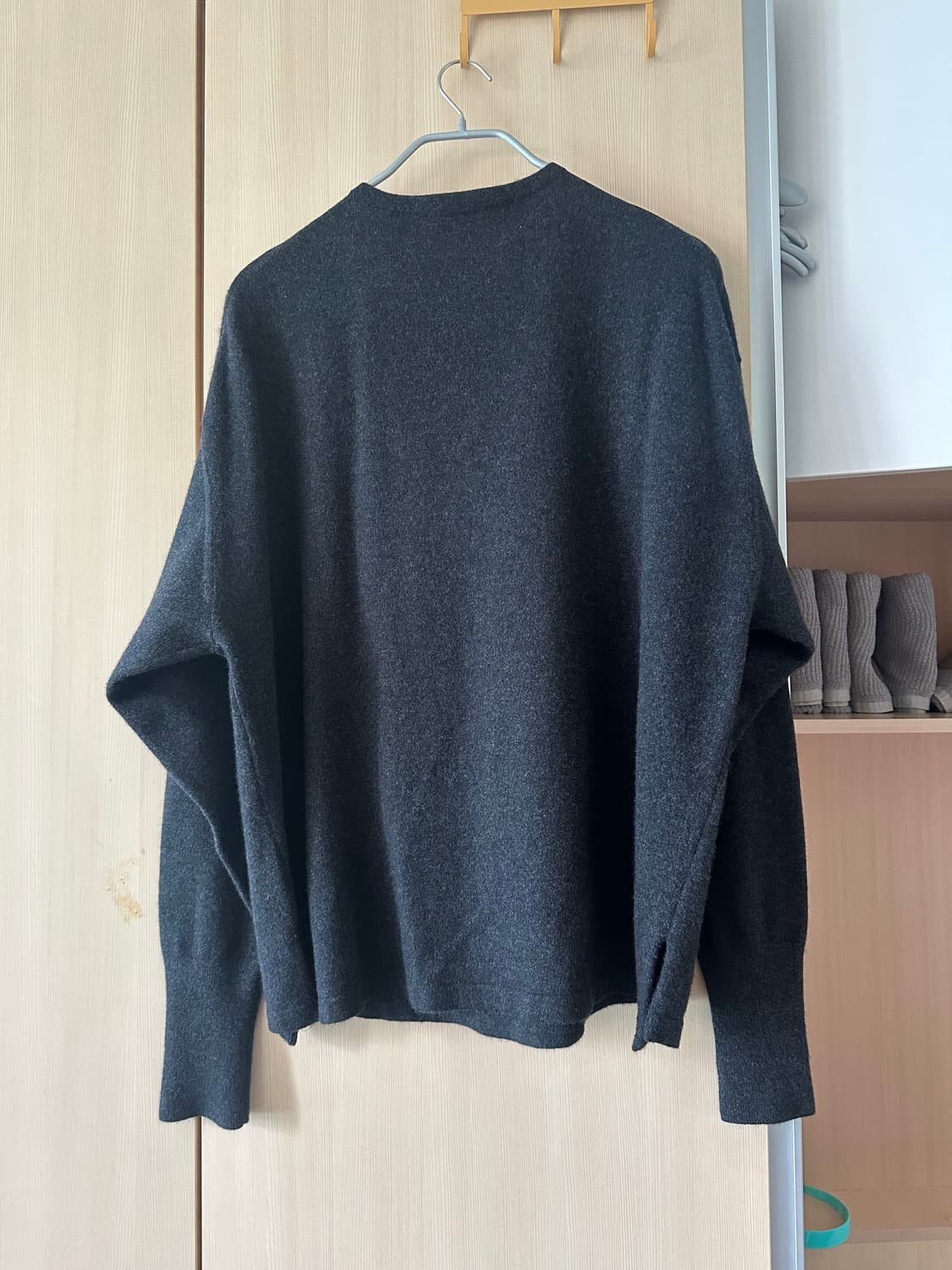 코모리 23aw 캐시미어 코모리 니트 챠콜 F사이즈 상품이미지2