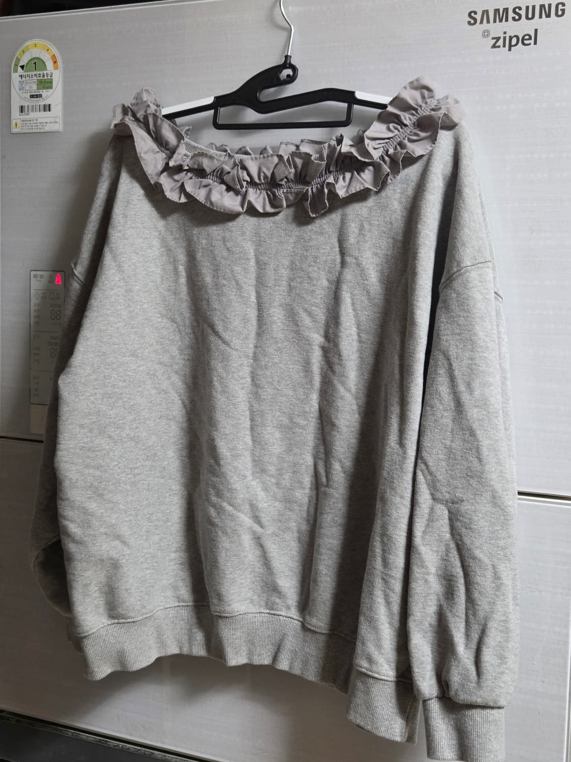 2만원 급처! 미뮤즈씨 프릴리 오프 맨투맨 오프숄더 그레이 상품이미지6