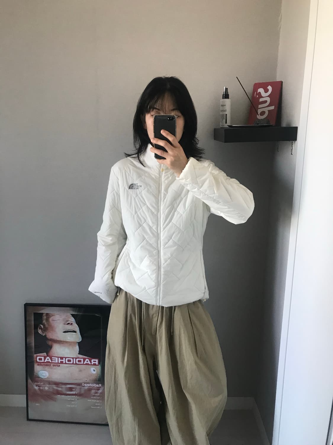 노스페이스 V-Motion 로고 화이트 경량 패딩 상품이미지2