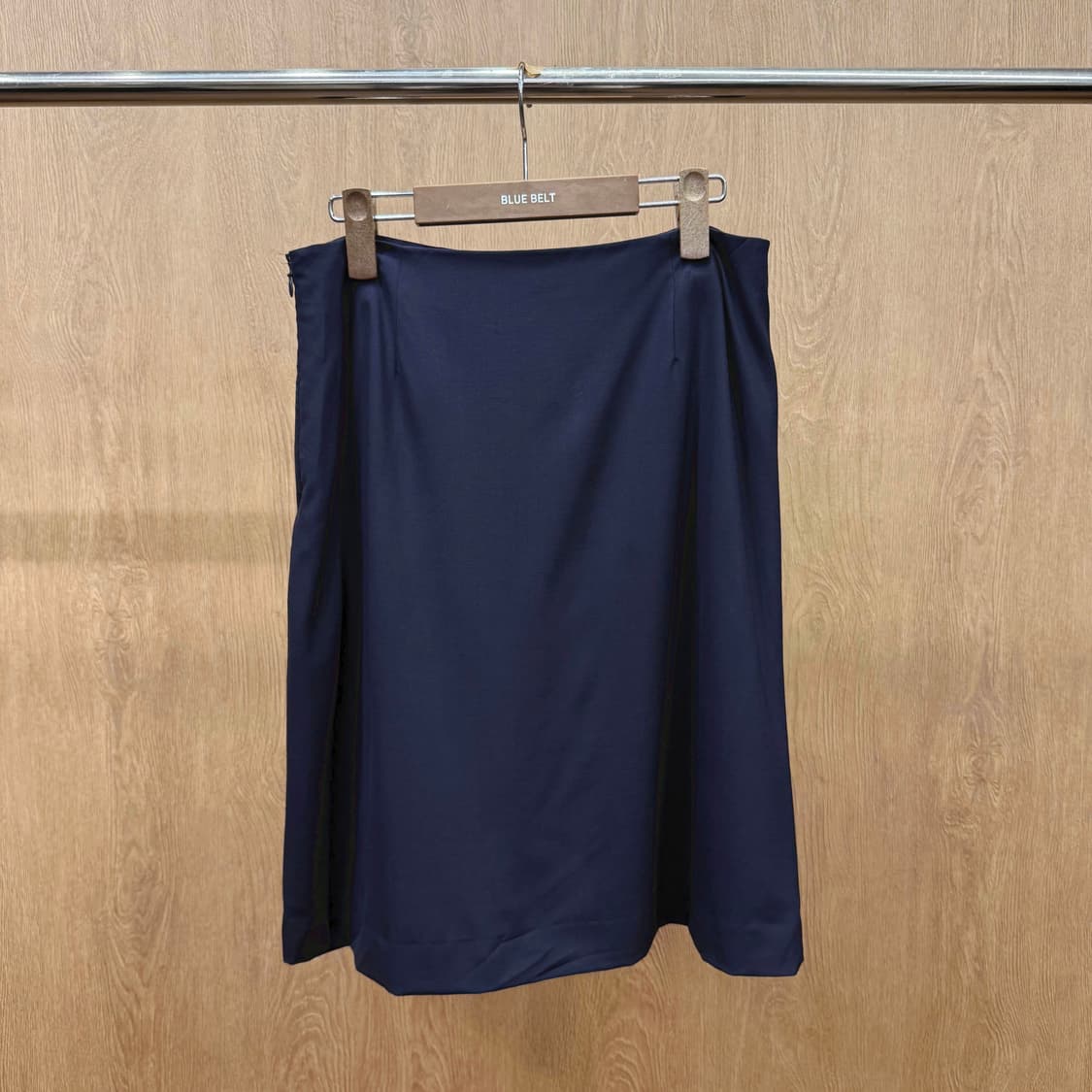 띠어리 A라인 미디 스커트 사이드 지퍼 디테일 미니멀 네이비 상품이미지2
