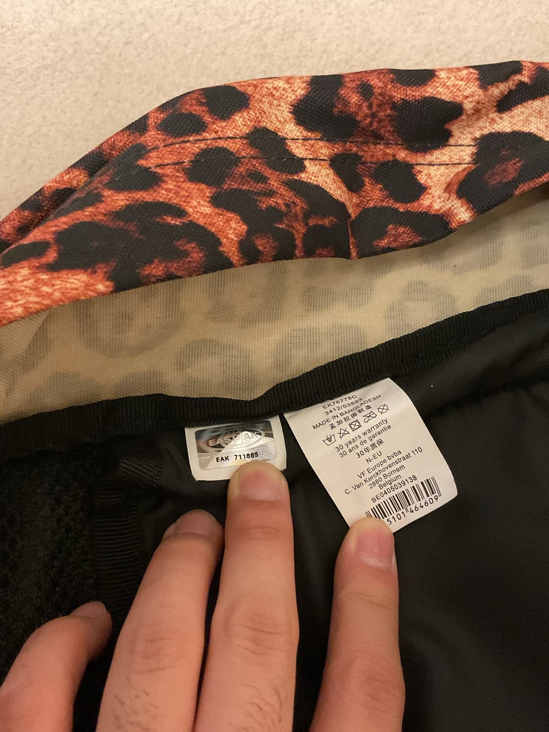 이스트팩 레오파드 호피무늬 백팩 상품이미지5