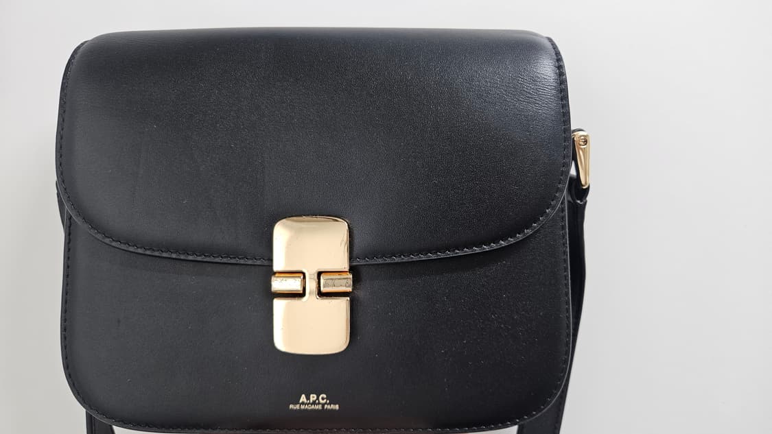 아페쎄 그레이스백 미니 블랙 크로스백 상품이미지1