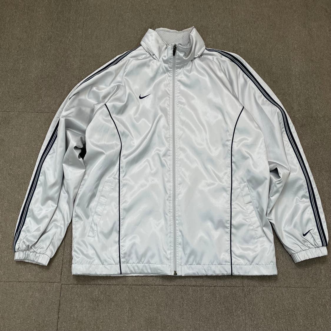 00s nike 나이키 실버 바람막이 L 상품이미지1