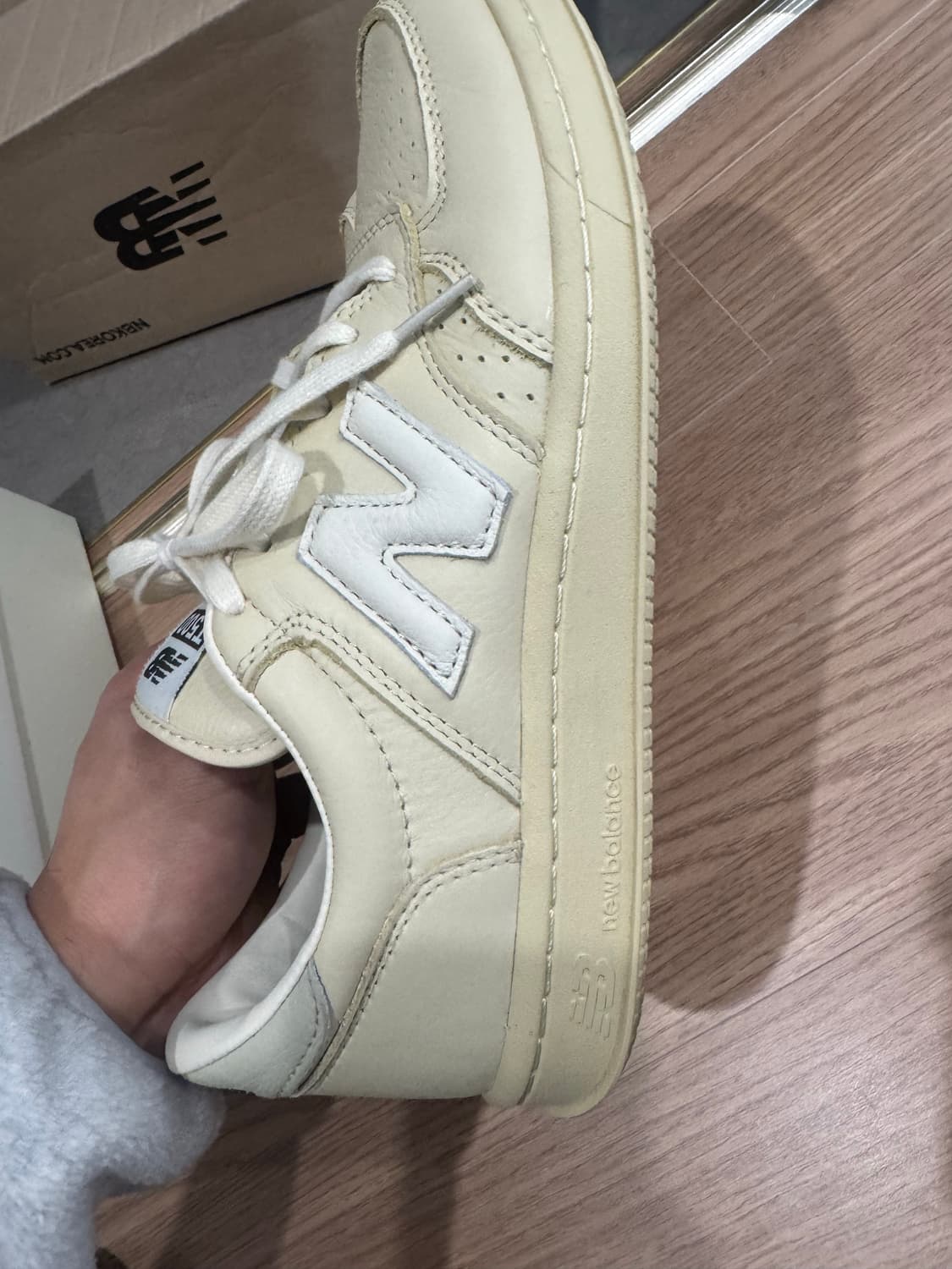 뉴발란스 오라리T500 275 23팝니다 상품이미지4