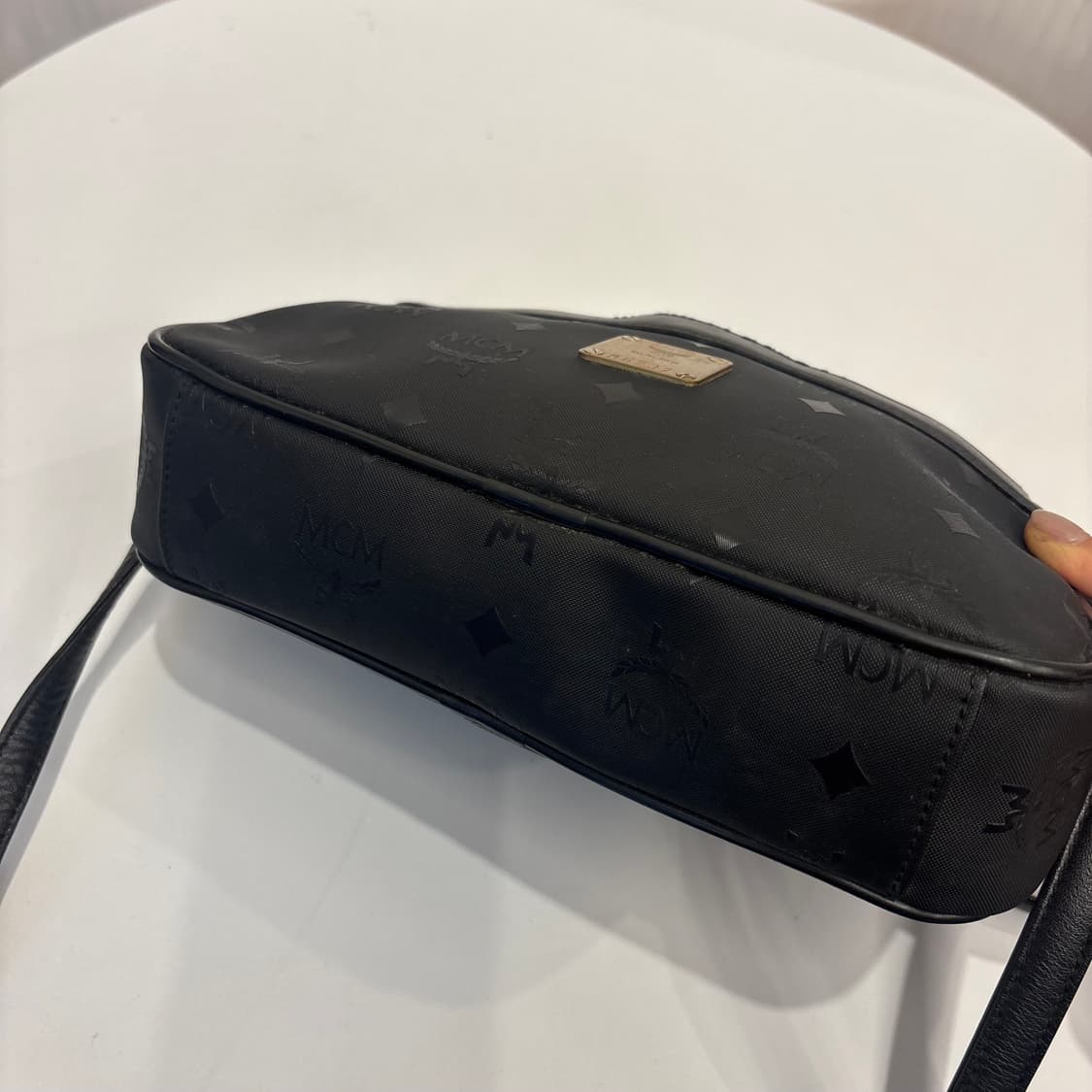 정품 MCM 블랙 크로스백     상품이미지9