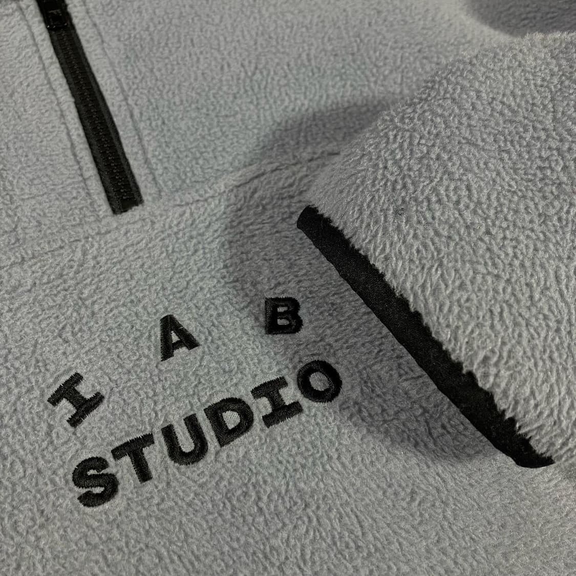 IAB STUDIO 아이앱 쿨그레이 반집업 후리스 상품이미지7