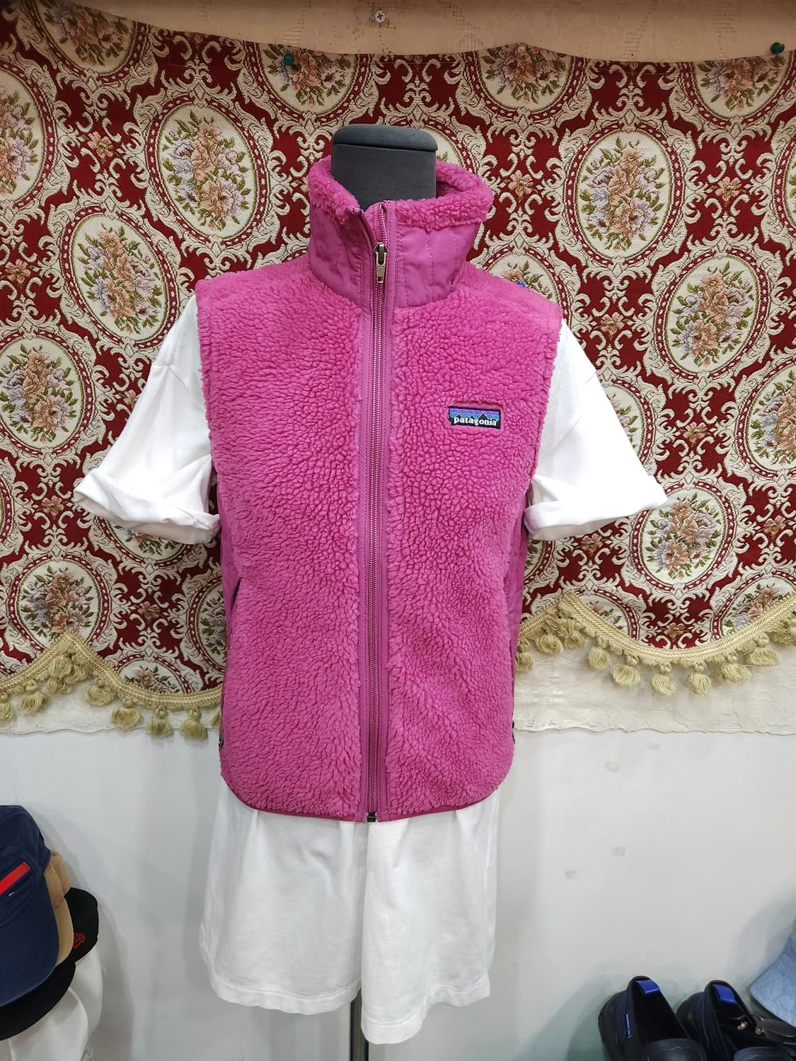 파타고니아 핑크 후리스 조끼 자켓
​
 상품이미지1