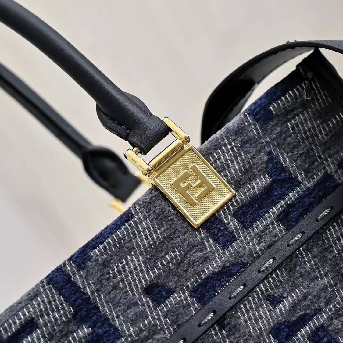 펜디 선샤인 스몰 쇼퍼백 상품이미지5