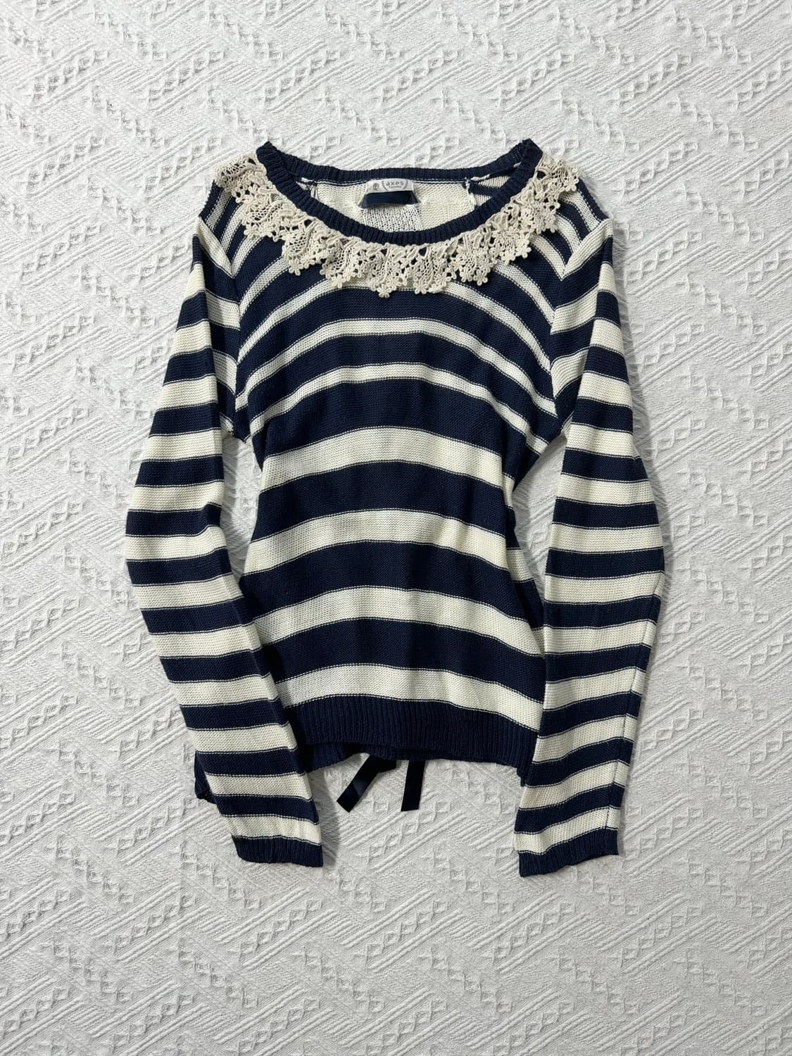 백 아일렛 스트라이프 패턴 니트 상품이미지6