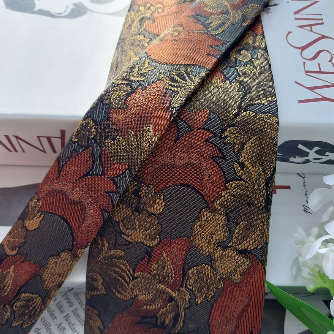 입생로랑 실크 플로럴 자카드 넥타이 9.2cm A+~A등급 K1706
 상품이미지3