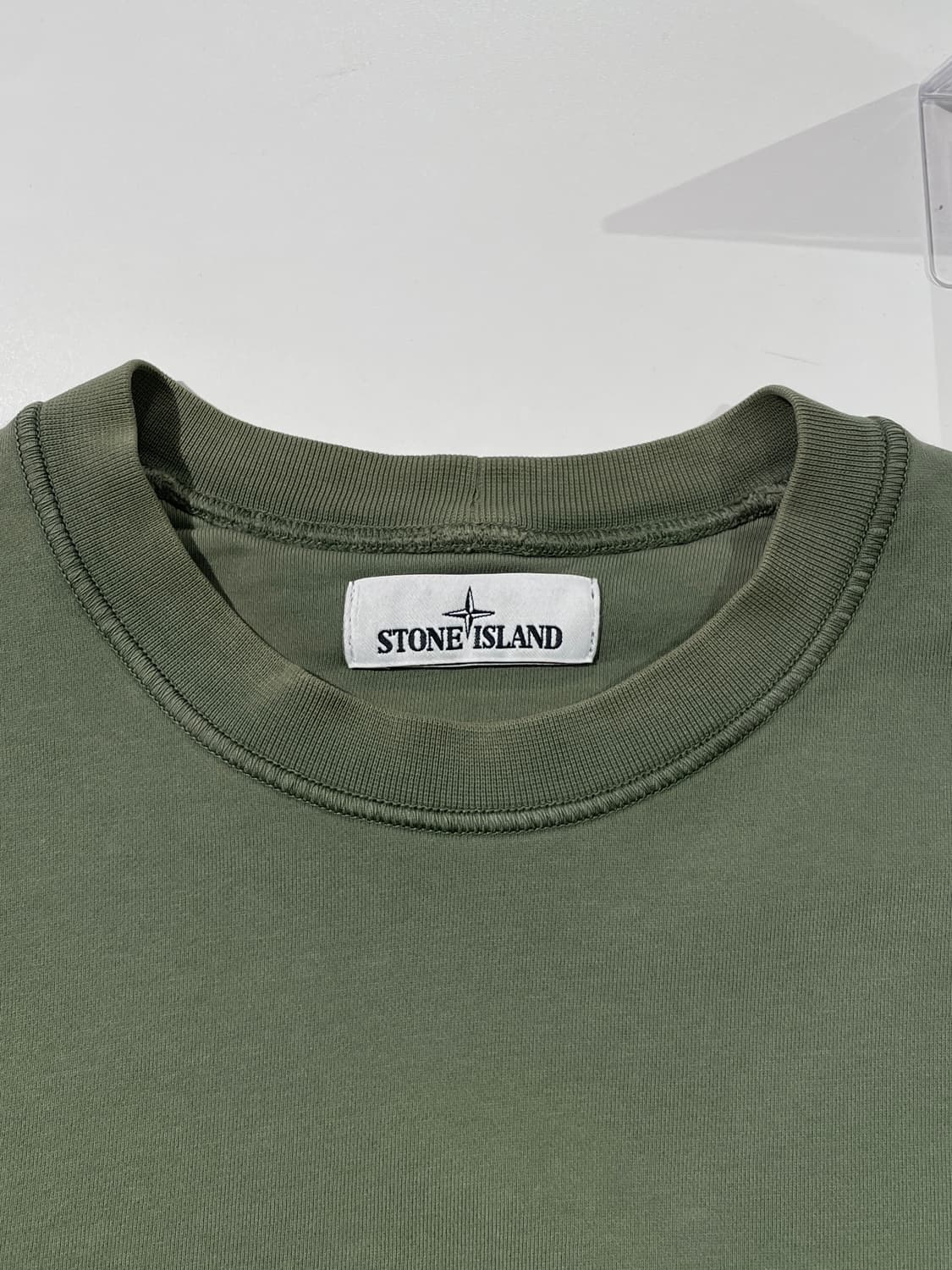 스톤 아일랜드 라이트 카키 와펜 크루넥 스웻 셔츠 상품이미지7