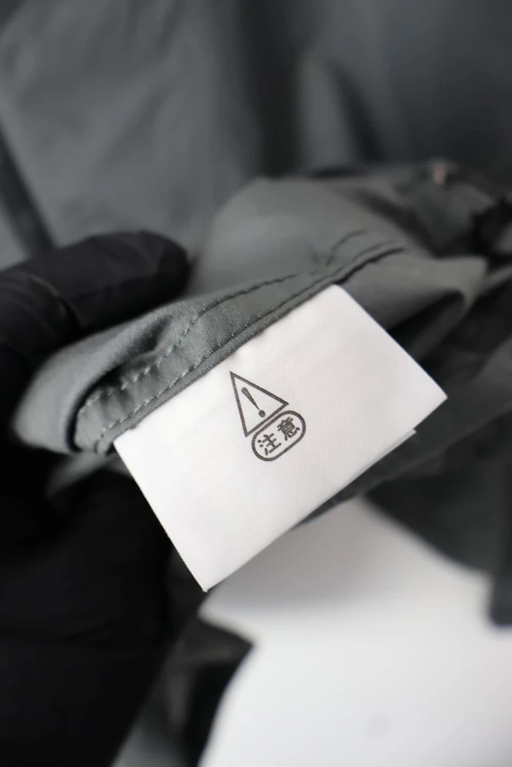 The North Face Gray Hood Windbreaker 상품이미지8