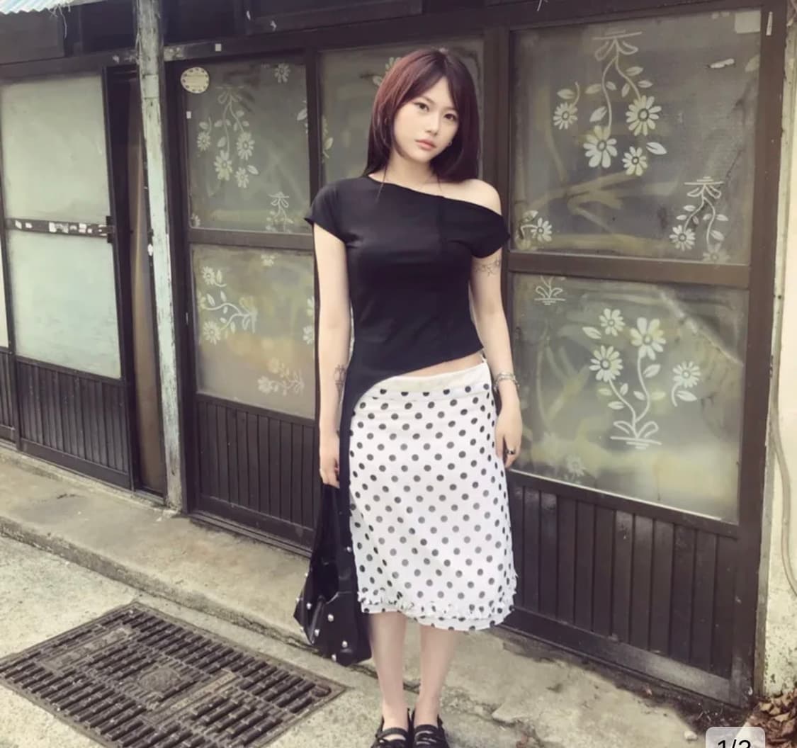 0104 unbalance lace top 공일공사 언발란스 레이스 탑 상품이미지1