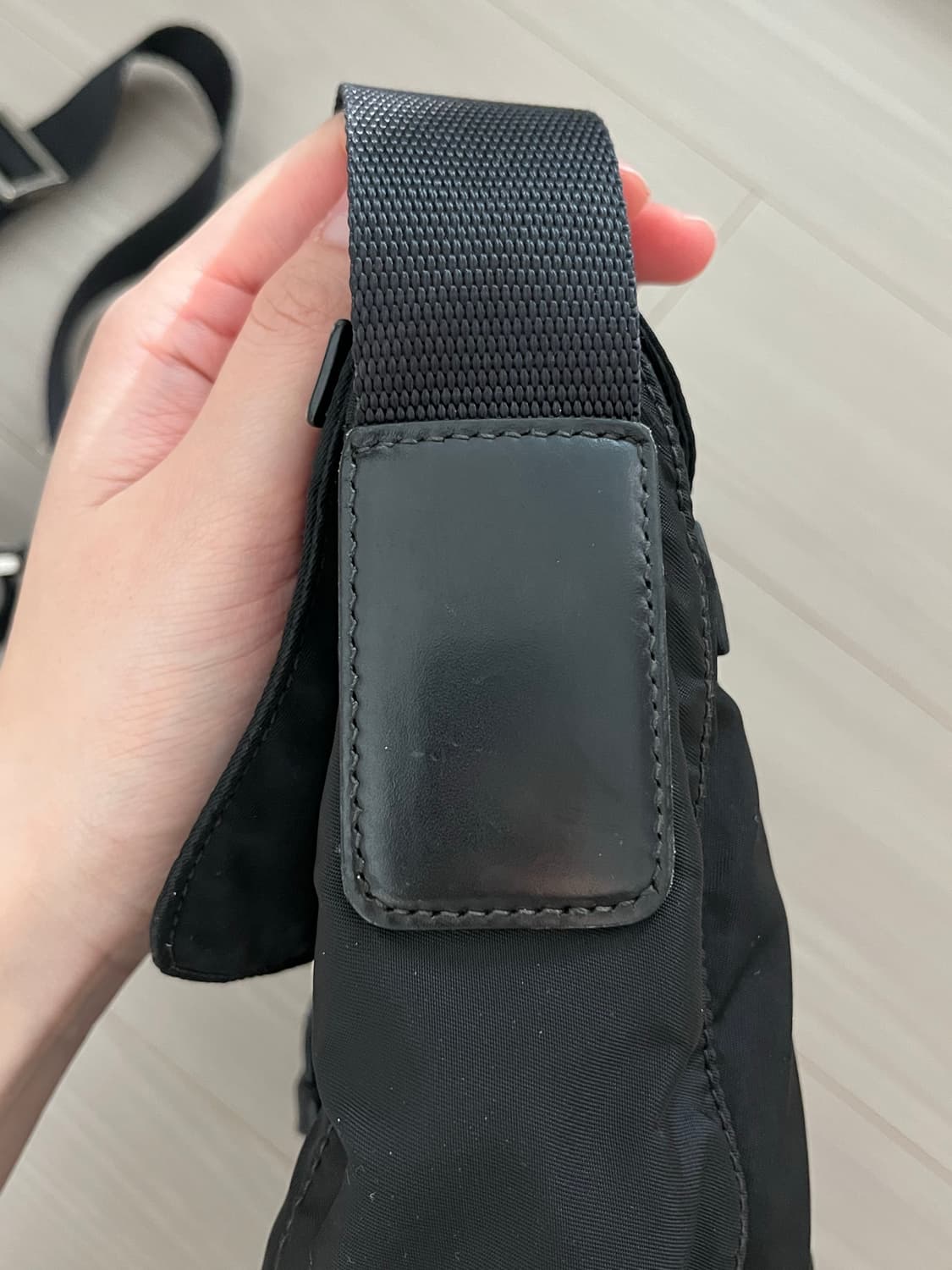 프라다 메신저백 크로스백 주우재백 상품이미지8