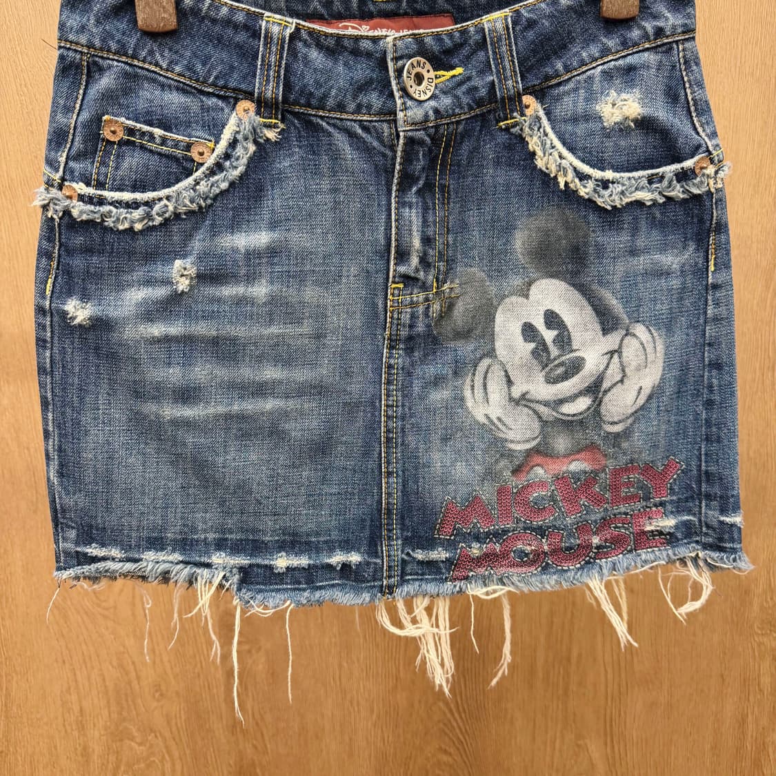 디즈니 진스 데님 미니 스커트 미키 프린팅 밑단 프린지 디테일 중청 상품이미지5