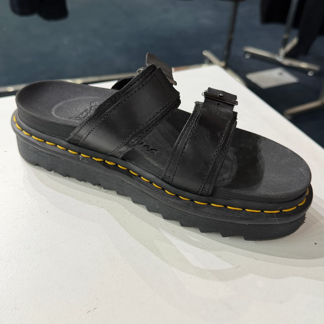 [240mm] 닥터마틴 마일즈 샌들 슬리퍼 상품이미지2