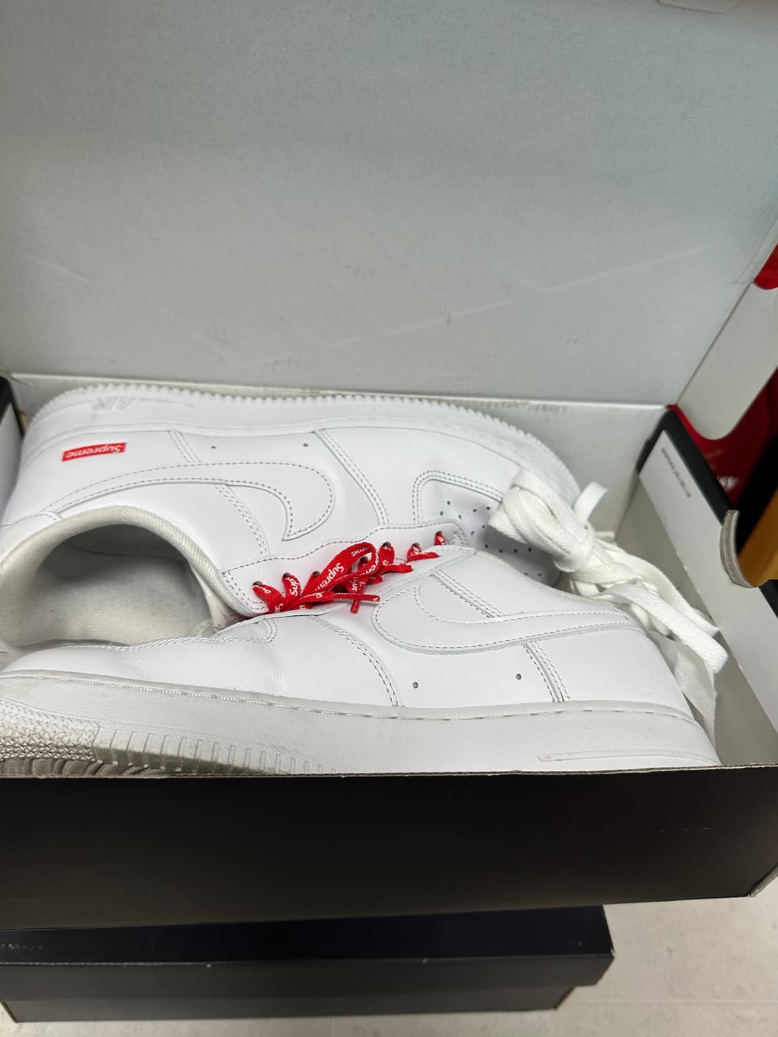 나이키 에어포스 로우 슈프림 화이트 260 상품이미지3