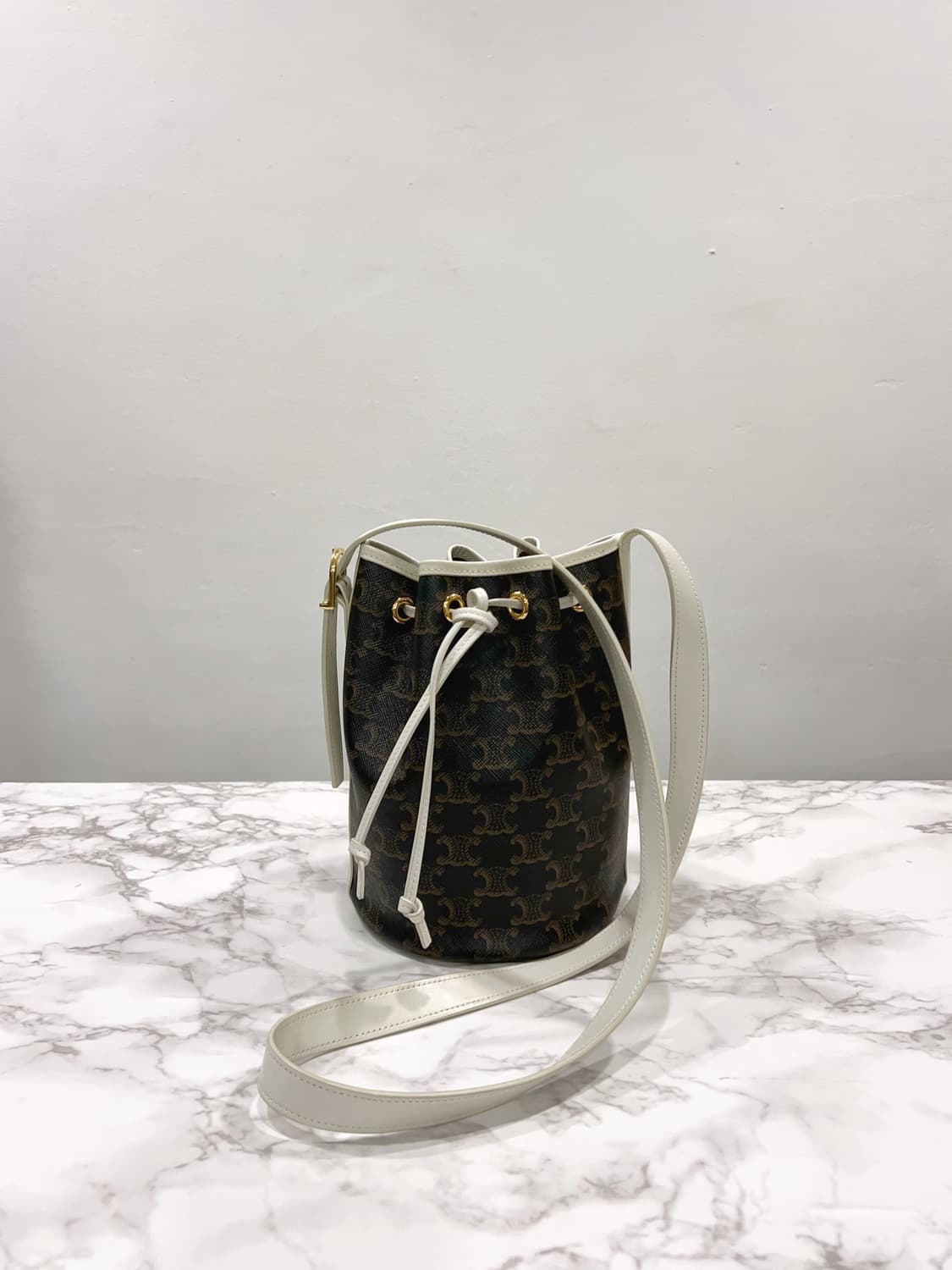 CELINE 셀린느 트리오페 스트링 버킷백 상품이미지2