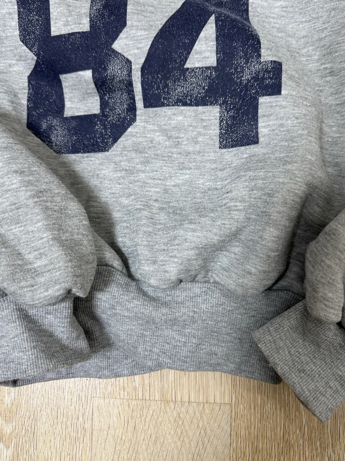 아워캐비넷 number off mtm 오프숄더맨투맨그레이 상품이미지6