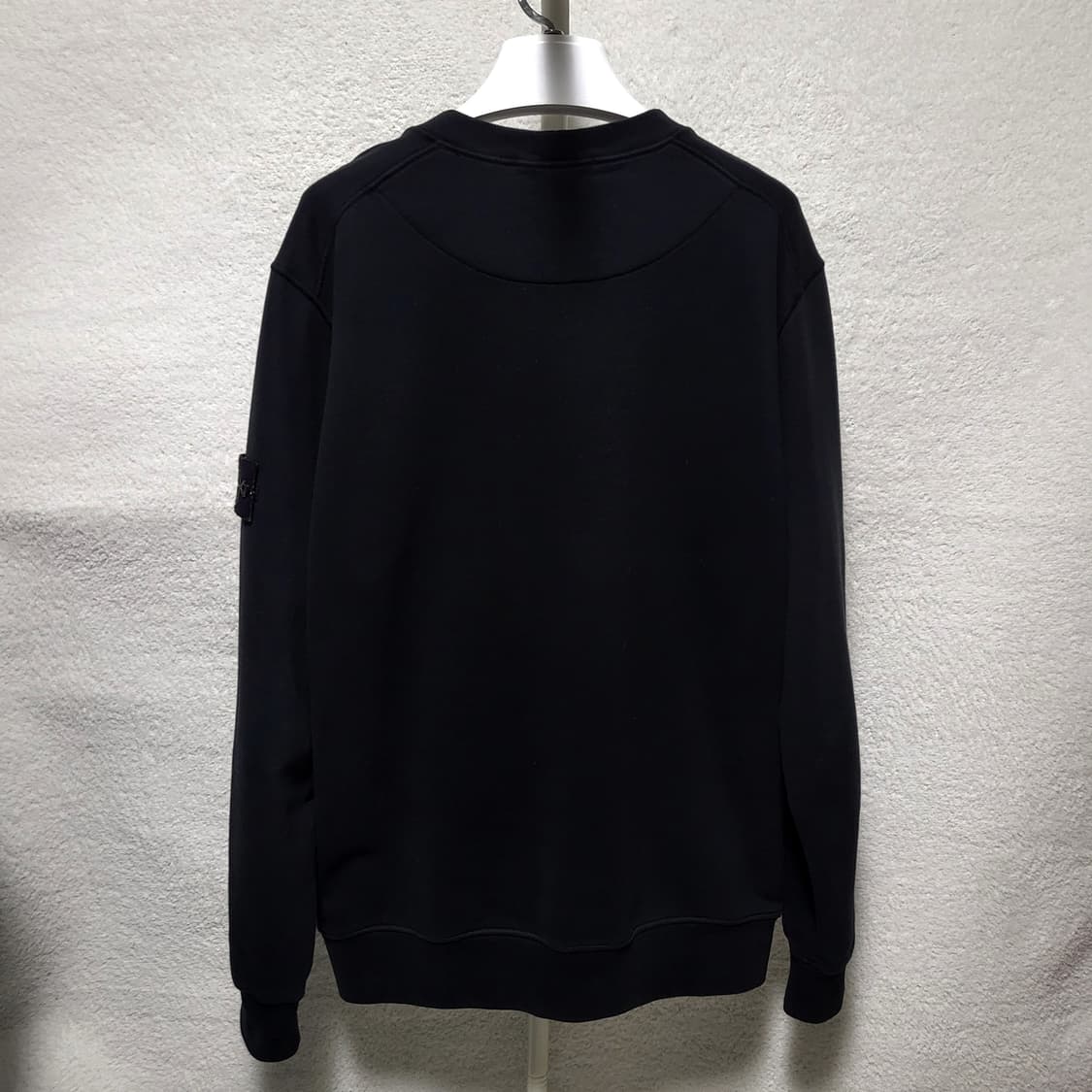 [정품] XL / 22FW 스톤아일랜드 맨투맨 블랙 상품이미지2