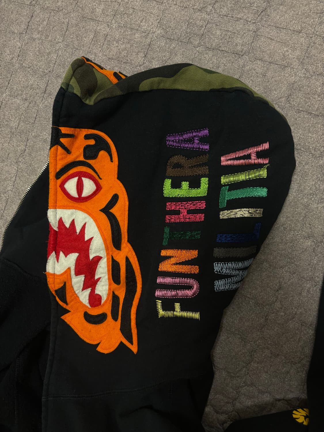 [XL]베이프 타이거 후드집업 상품이미지1