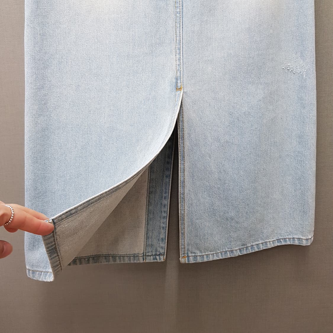 럭키슈에뜨 2020 버튼업 롱 데님 스커트 36사이즈 상품이미지4