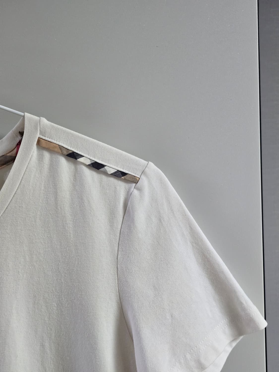 Burberry 버버리 화이트 반팔 티셔츠 M 상품이미지2