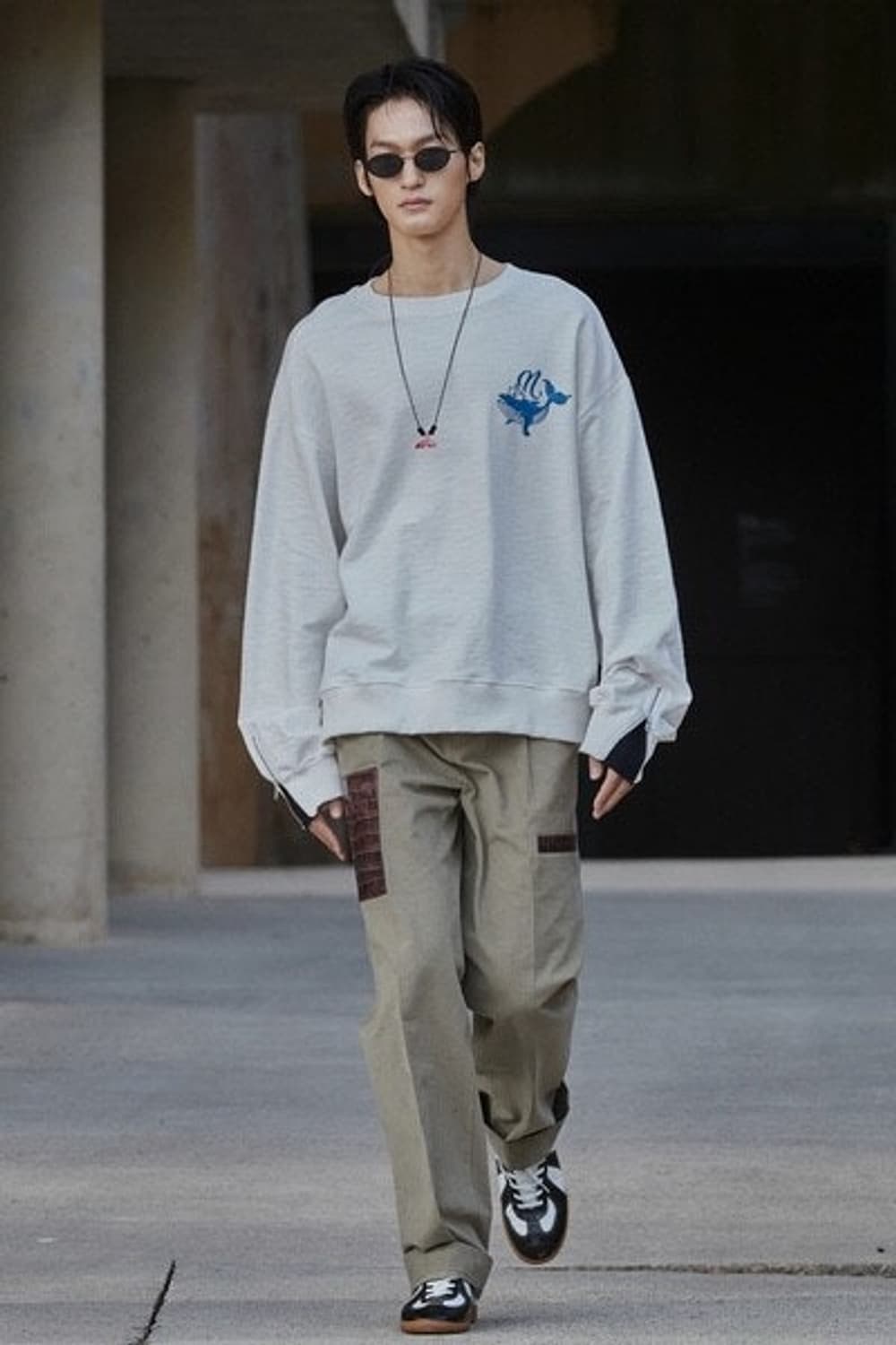 비욘드클로젯 악어가죽 패치 컬렉션 바지 상품이미지1