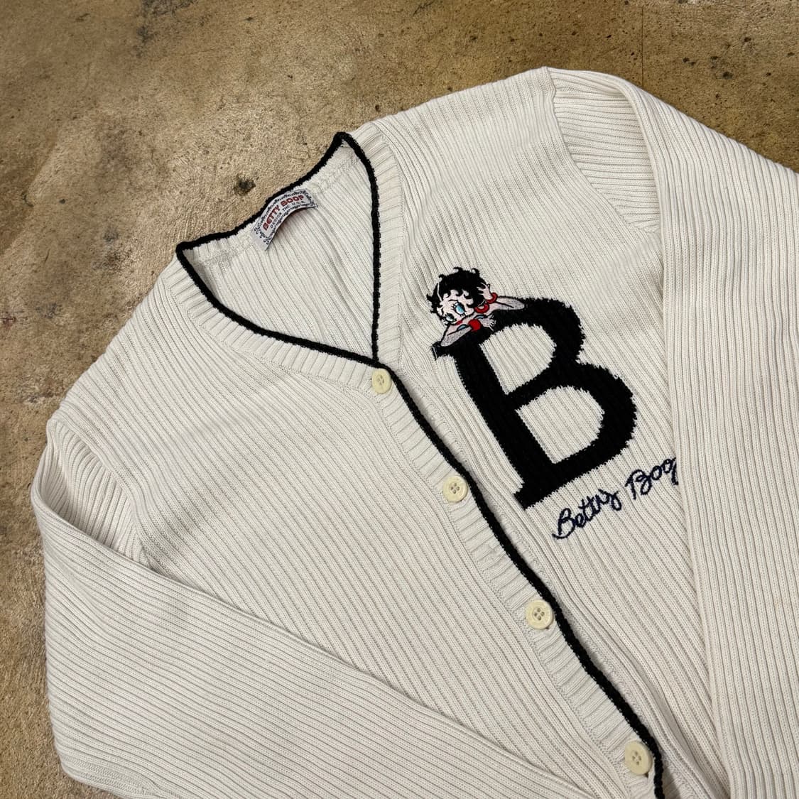 베티붑 골지 브이넥 니트 가디건  상품이미지1