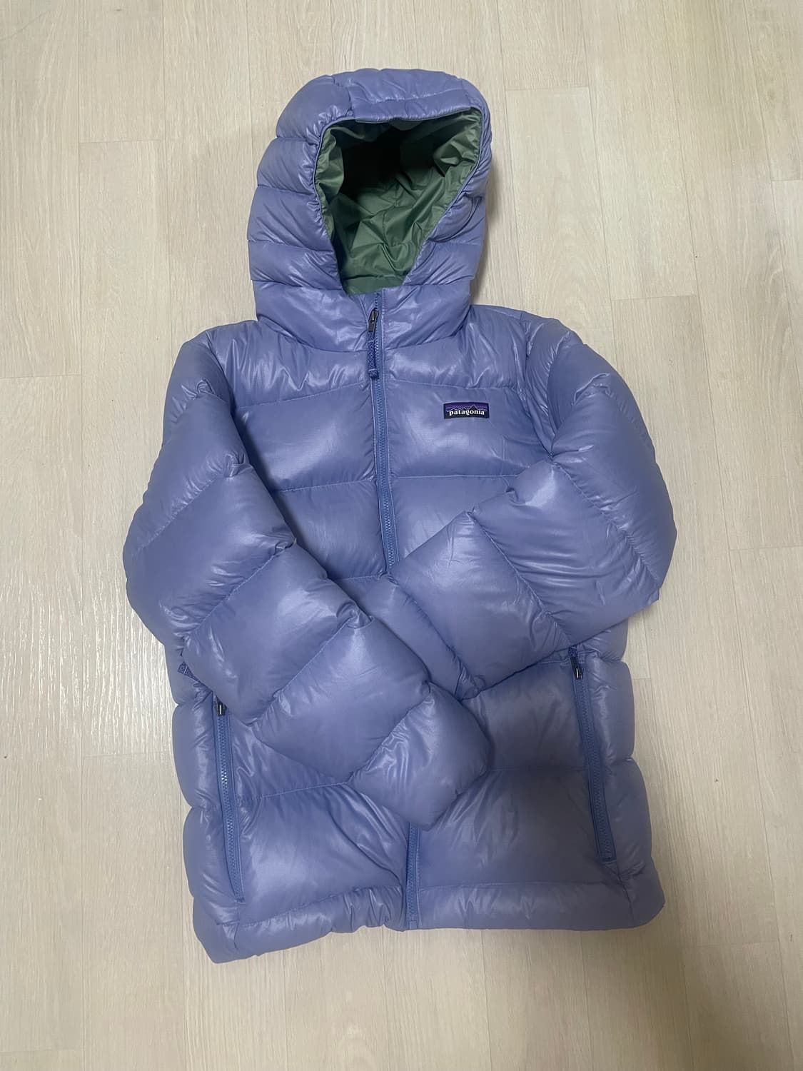파타고니아 키즈 하이로프트 다운패딩 L(새상품) 상품이미지3