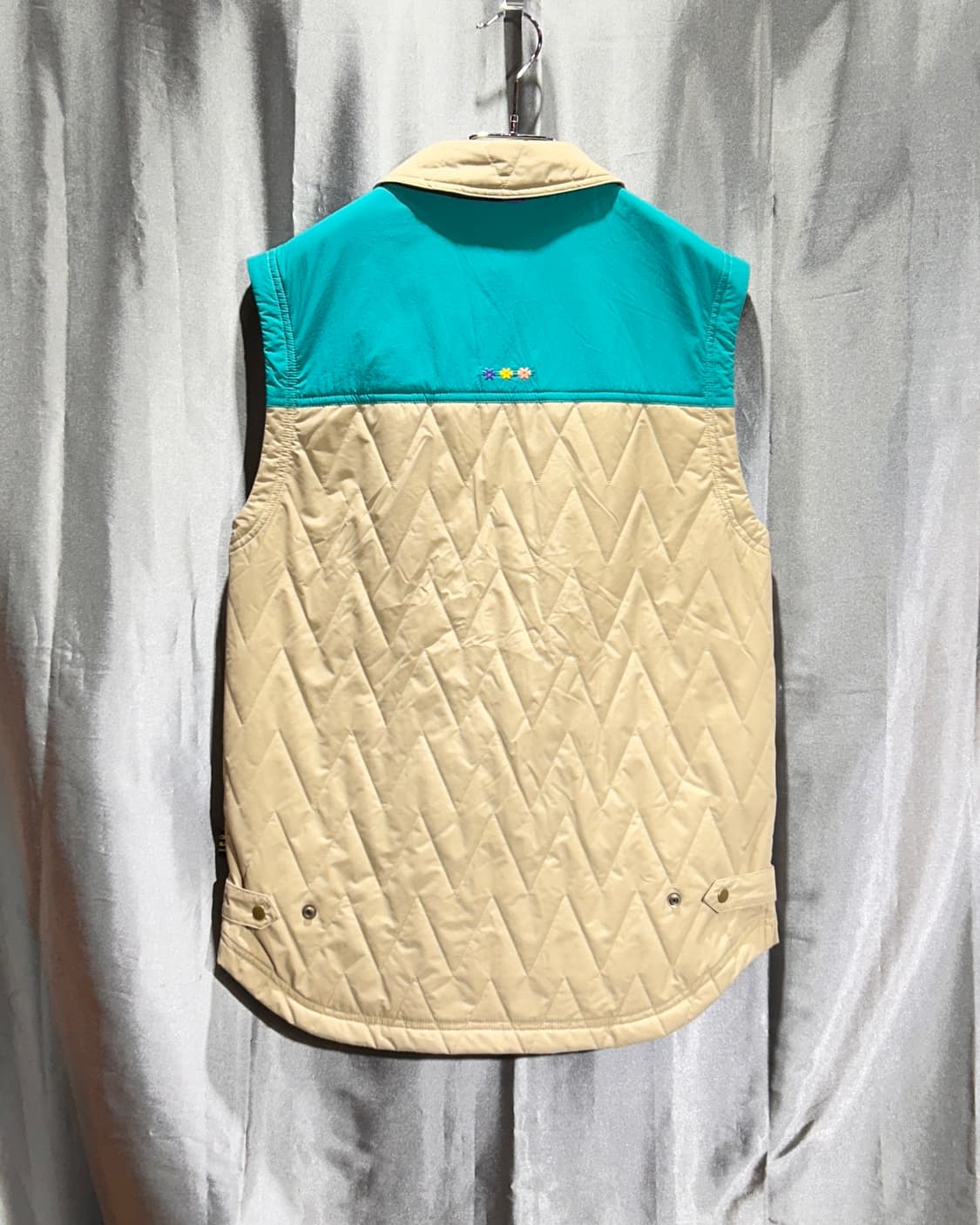 XS 아디다스 어드벤처 라인 패치 퀼팅 베이지 베스트  상품이미지3