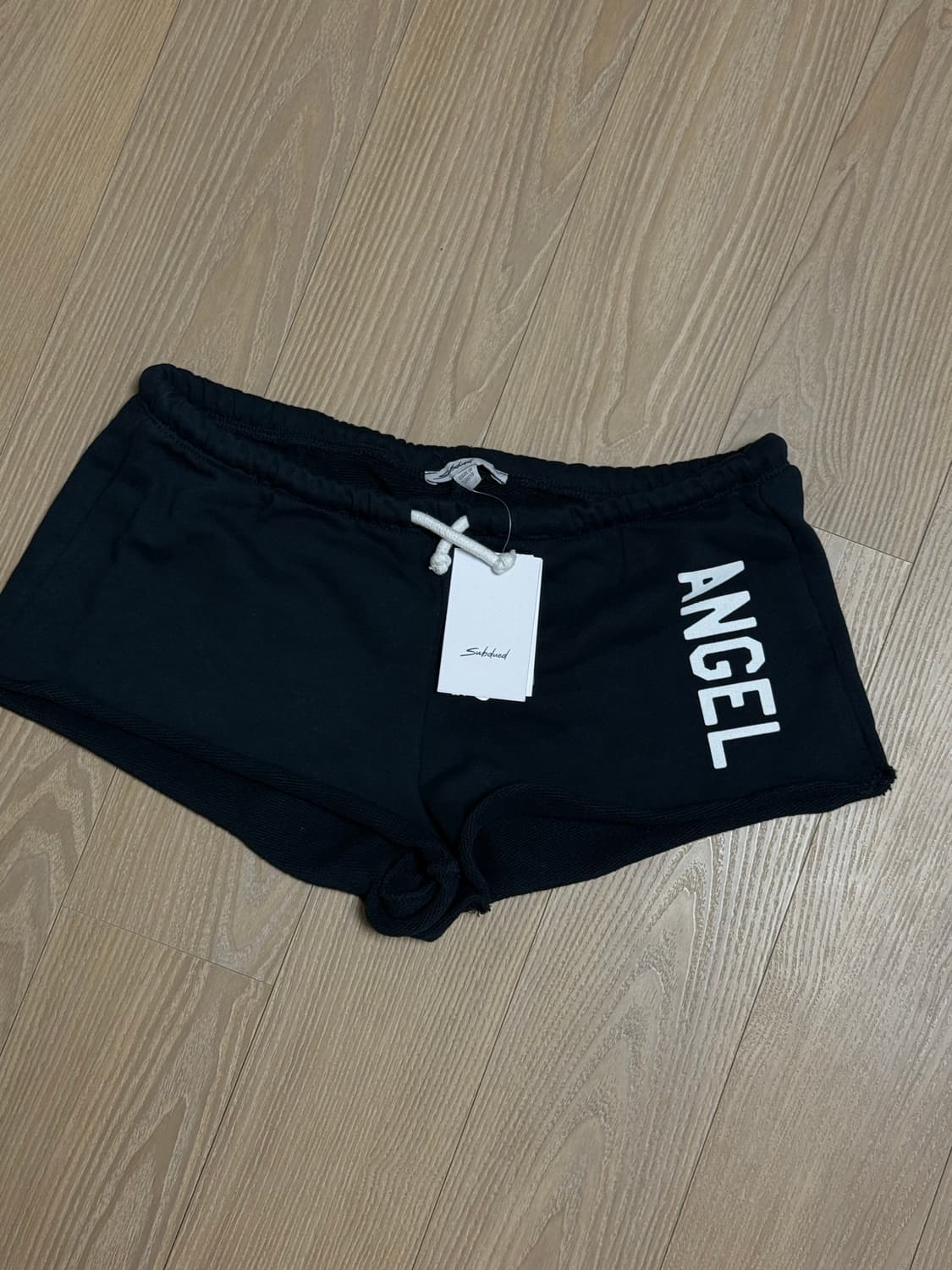 subdued 쇼츠 angel 상품이미지1