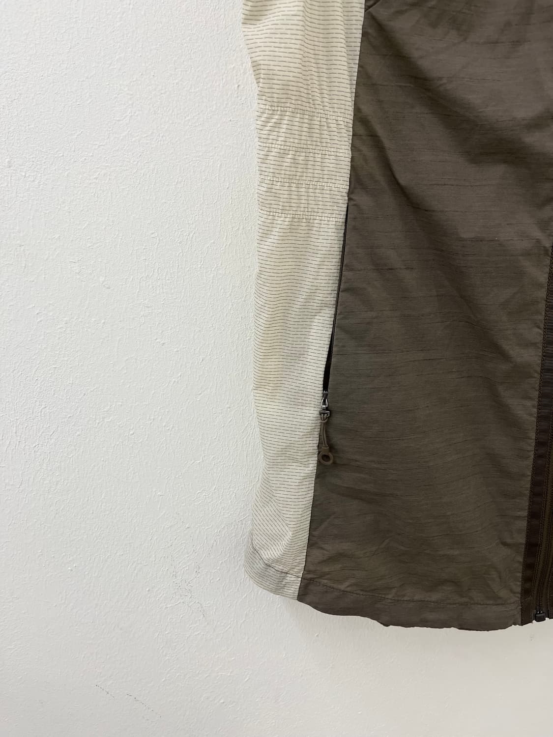 NEPA Windbreaker Sleeveless Zip-up 상품이미지5