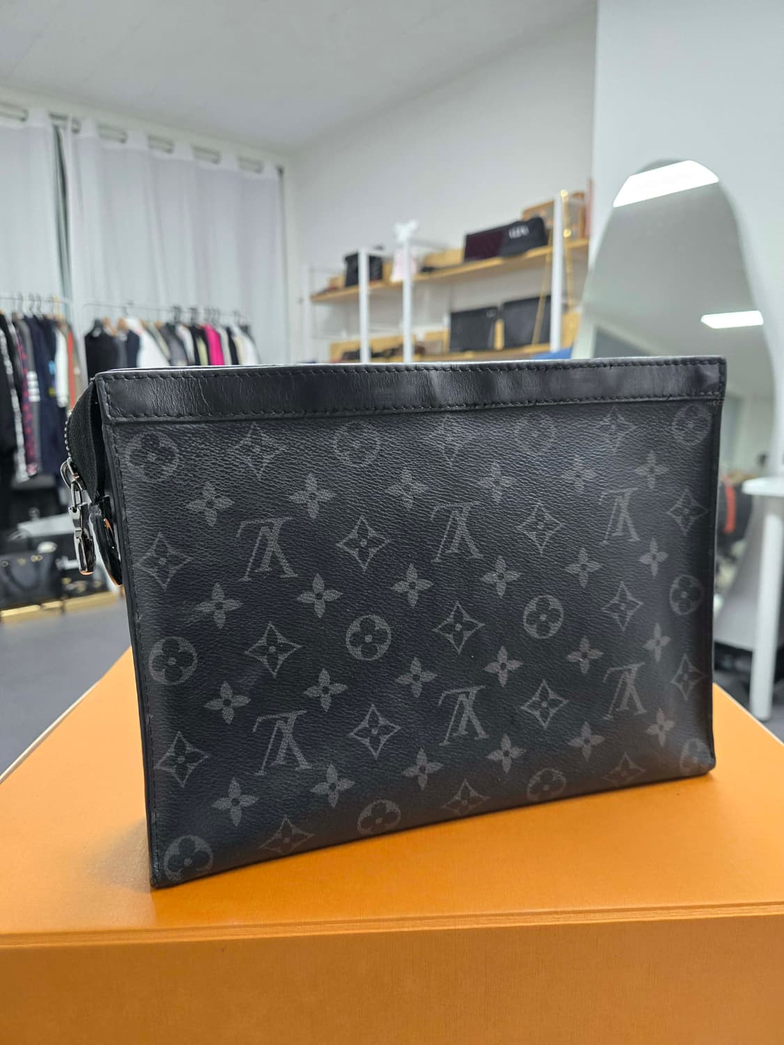 [A급컨디션] 루이비통 이클립스 보야주 클러치백 상품이미지5