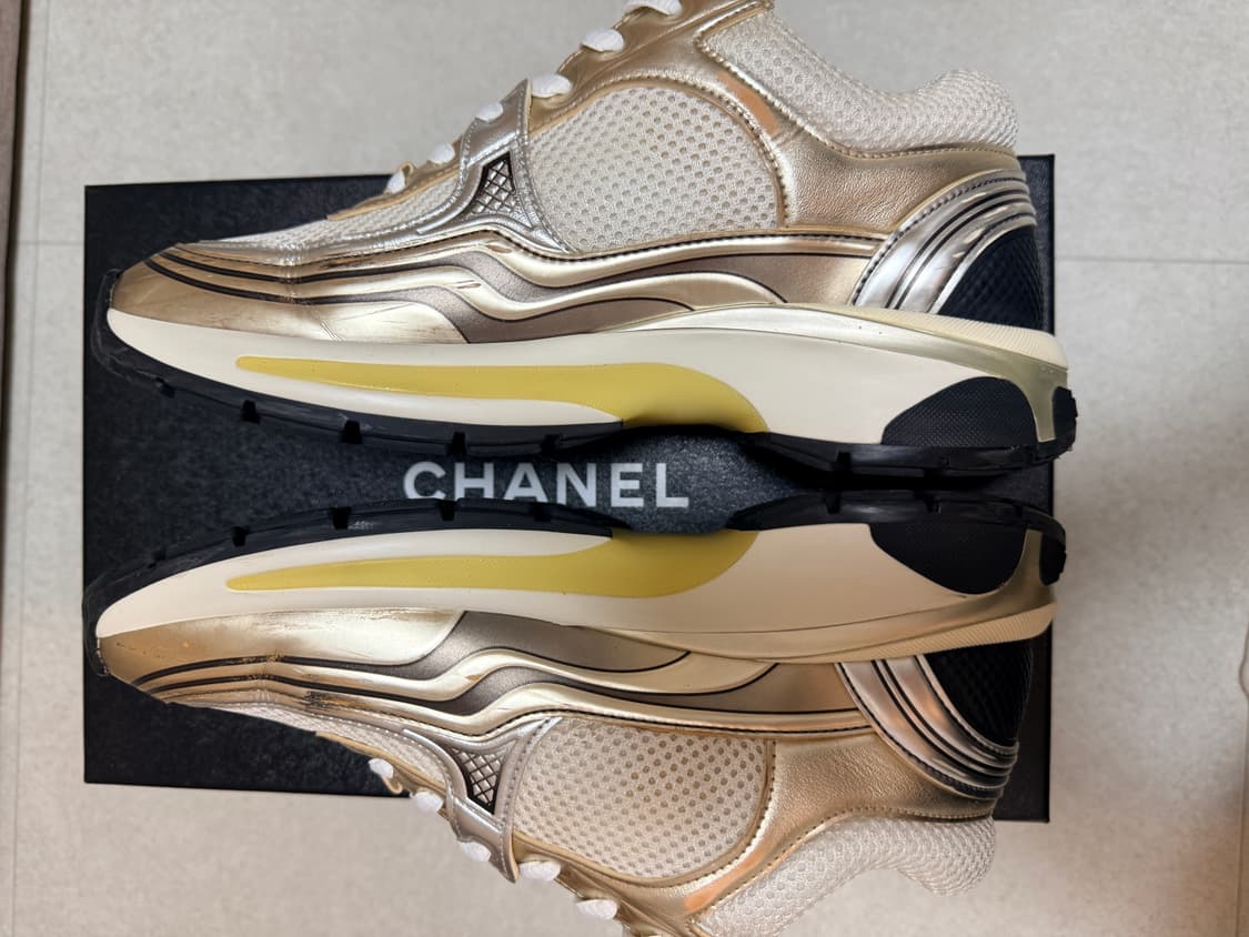 샤식스. 샤넬 스니커즈 37.5 white gold silver 상품이미지6